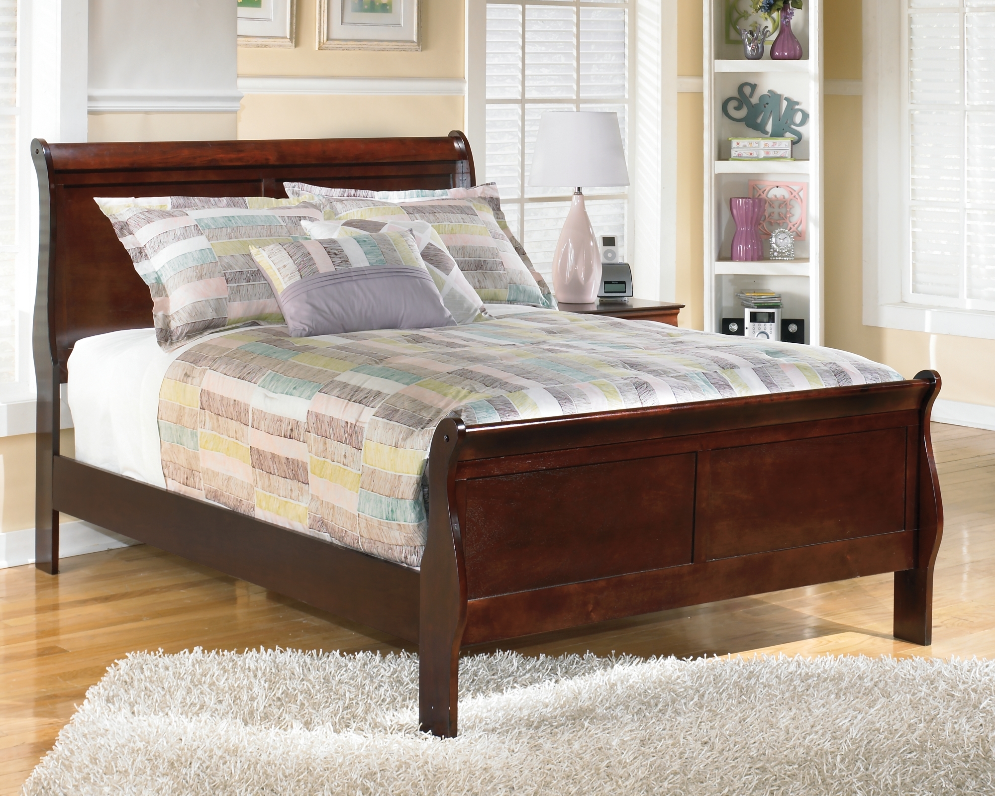 Signature Design by Ashley Alisdair Full Sleigh Bed
