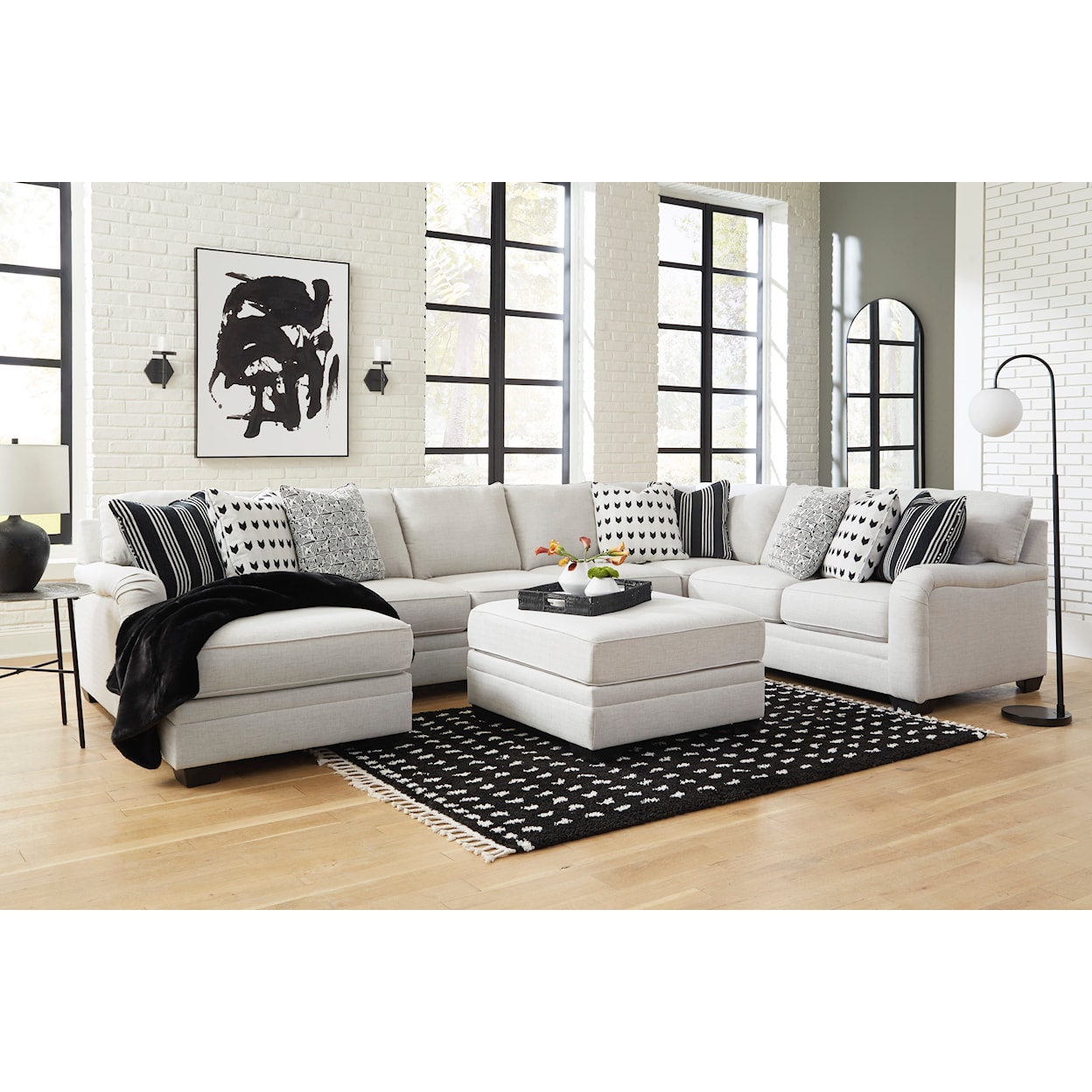 Michael Alan Select Huntsworth 5-Piece Sectional with Chaise