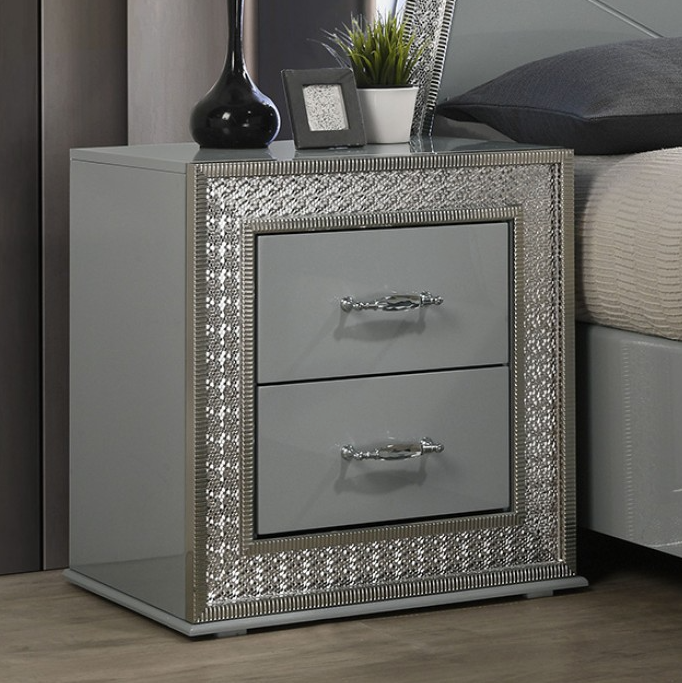 5 Pc. Queen Bedroom Set W/ 2Ns