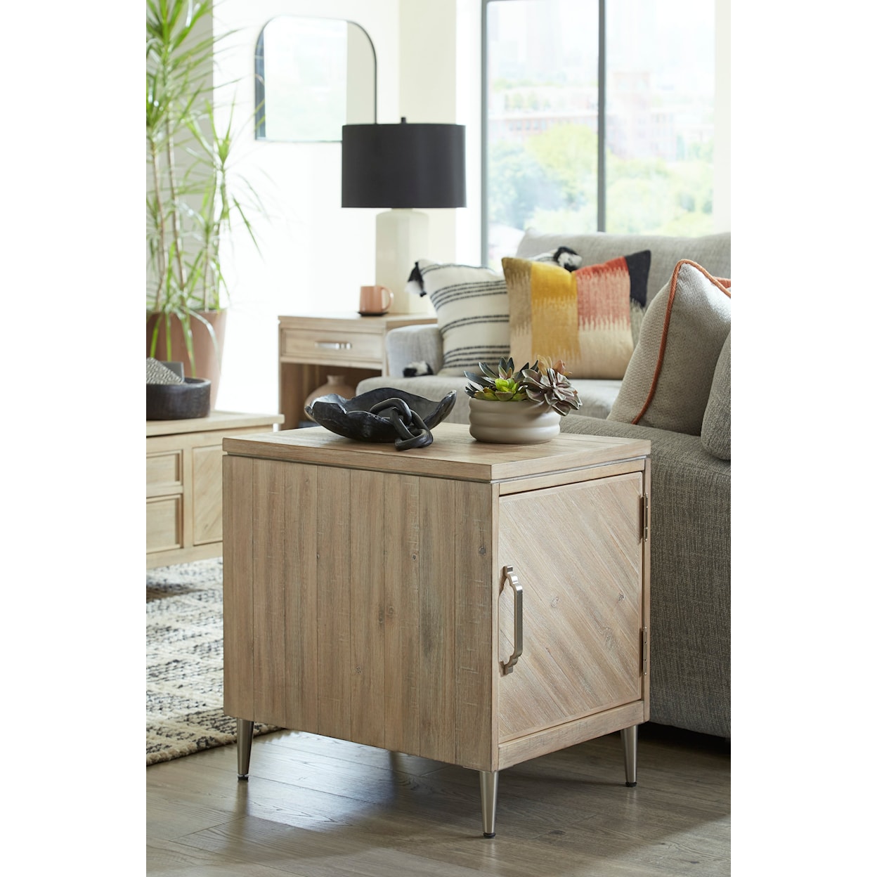 Aspenhome Maddox Chairside Table