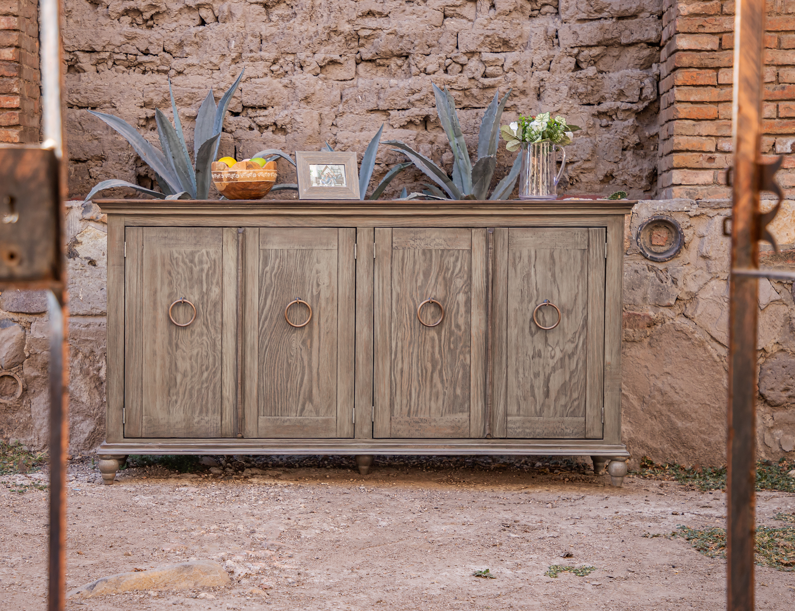 IFD Capri 4-Door Console