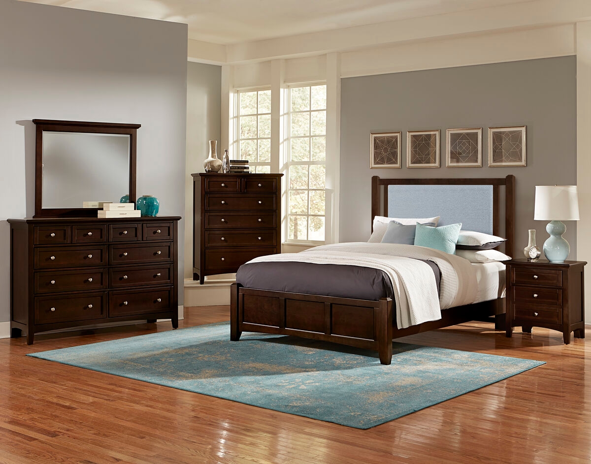 Vaughan-Bassett Bonanza Upholstered King Bed