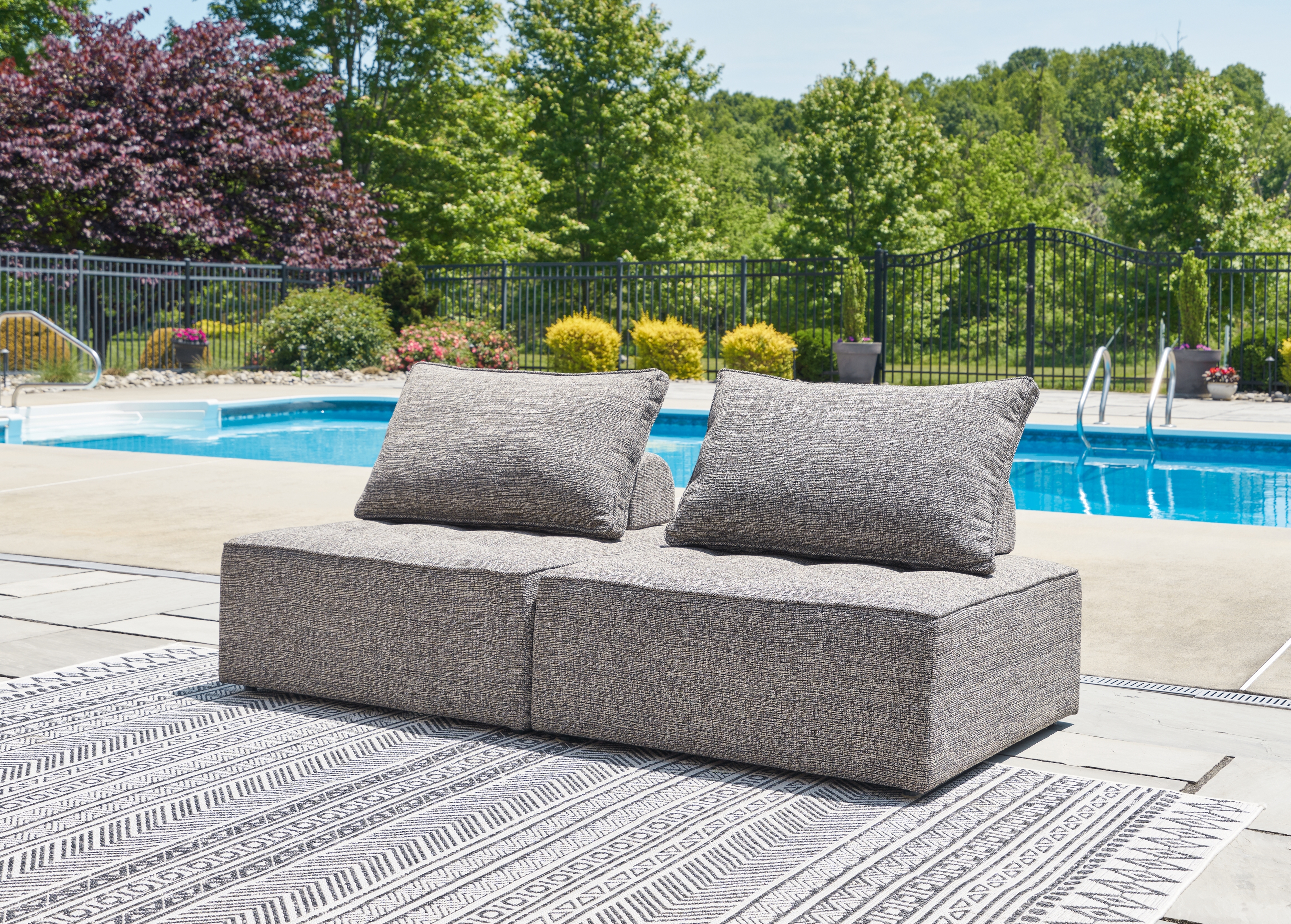 2-Piece Outdoor Sectional
