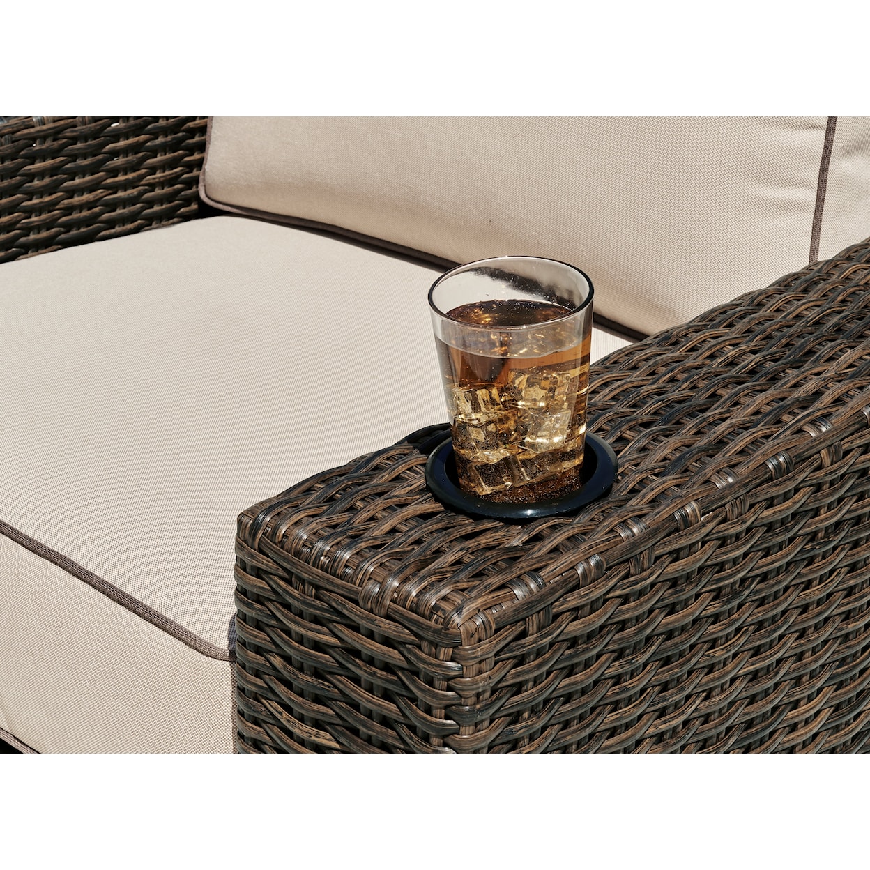 Signature Coastline Bay Outdoor Swivel Lounge With Cushion