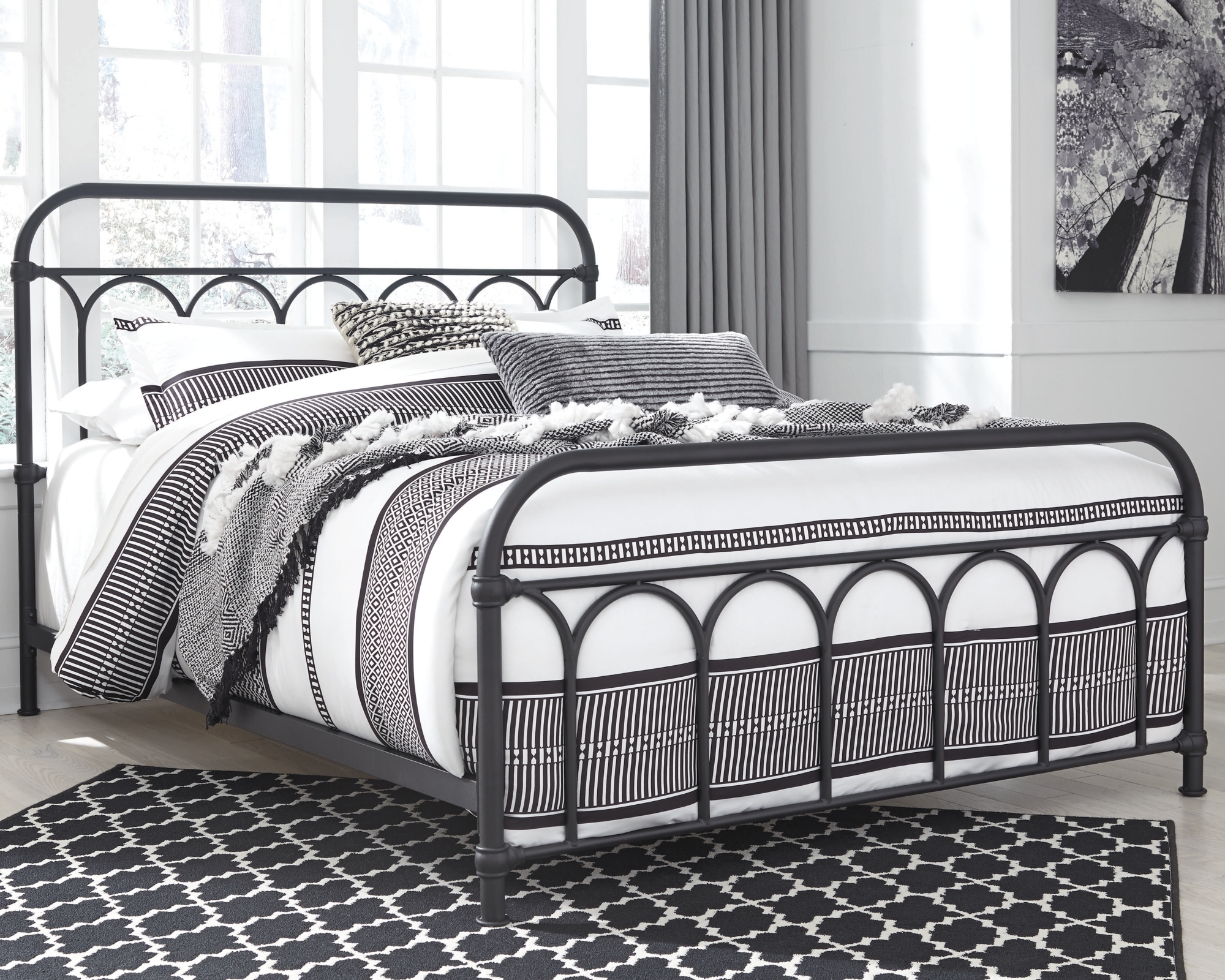 Faulkner Queen Metal Bed