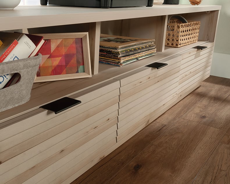 Sauder HARVEY PARK Harvey Park Entertainment Credenza