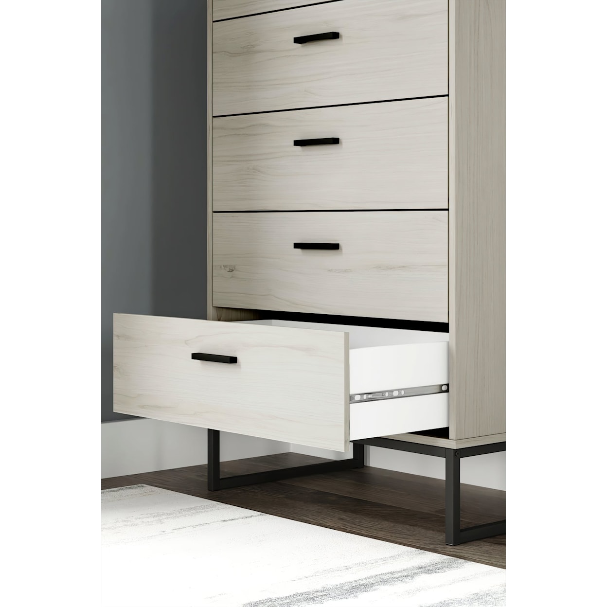 Signature Design Socalle 5-Drawer Chest