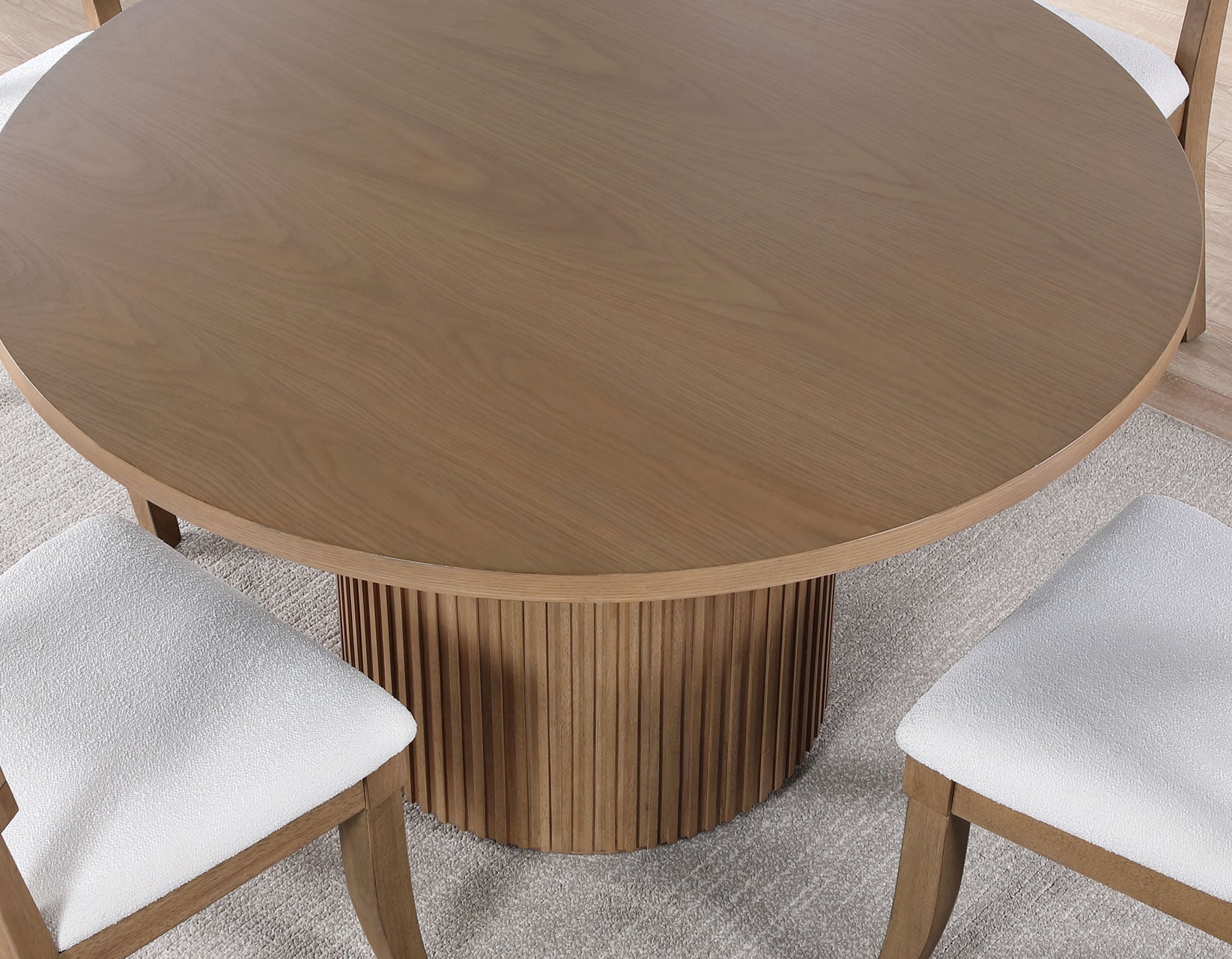 Steve Silver Colvin 52" Round Dining Table