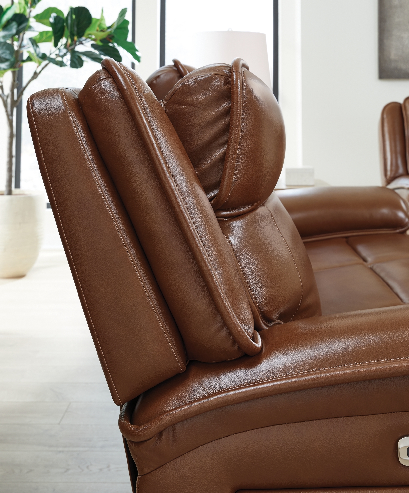 Signature Design by Ashley Healy Pier Pwr Rec Sofa With Adj Headrest