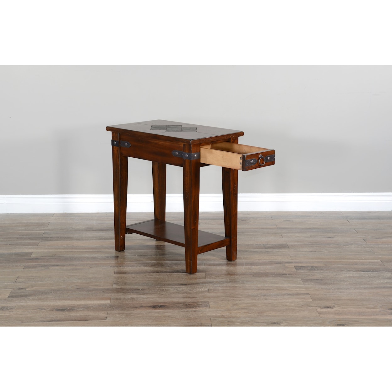 Sunny Designs Santa Fe 2 Chair Side Table