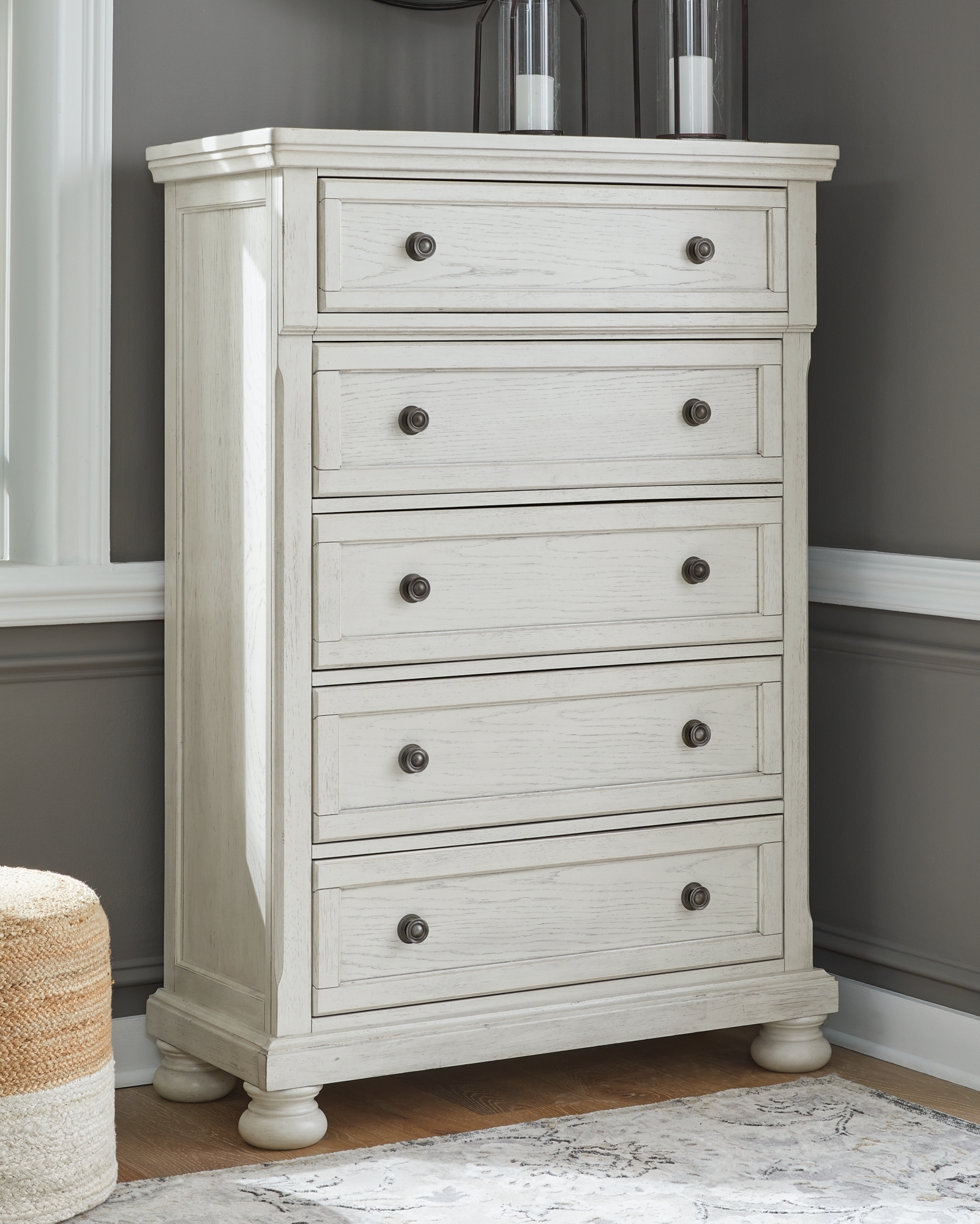 Signature Design by Ashley Robbinsdale Five Drawer Chest