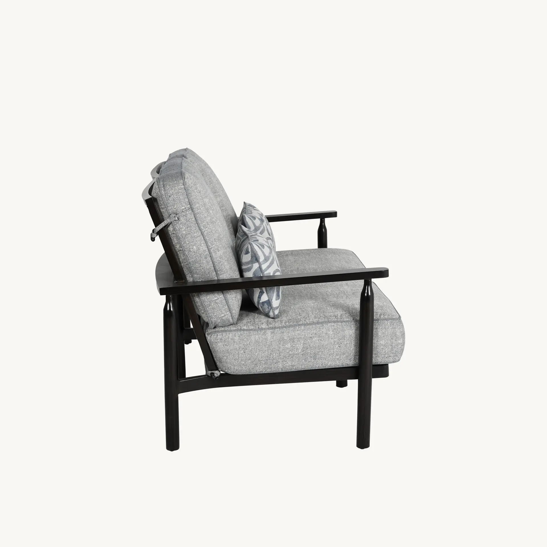 Cushioned Loveseat w/Accent Pillows