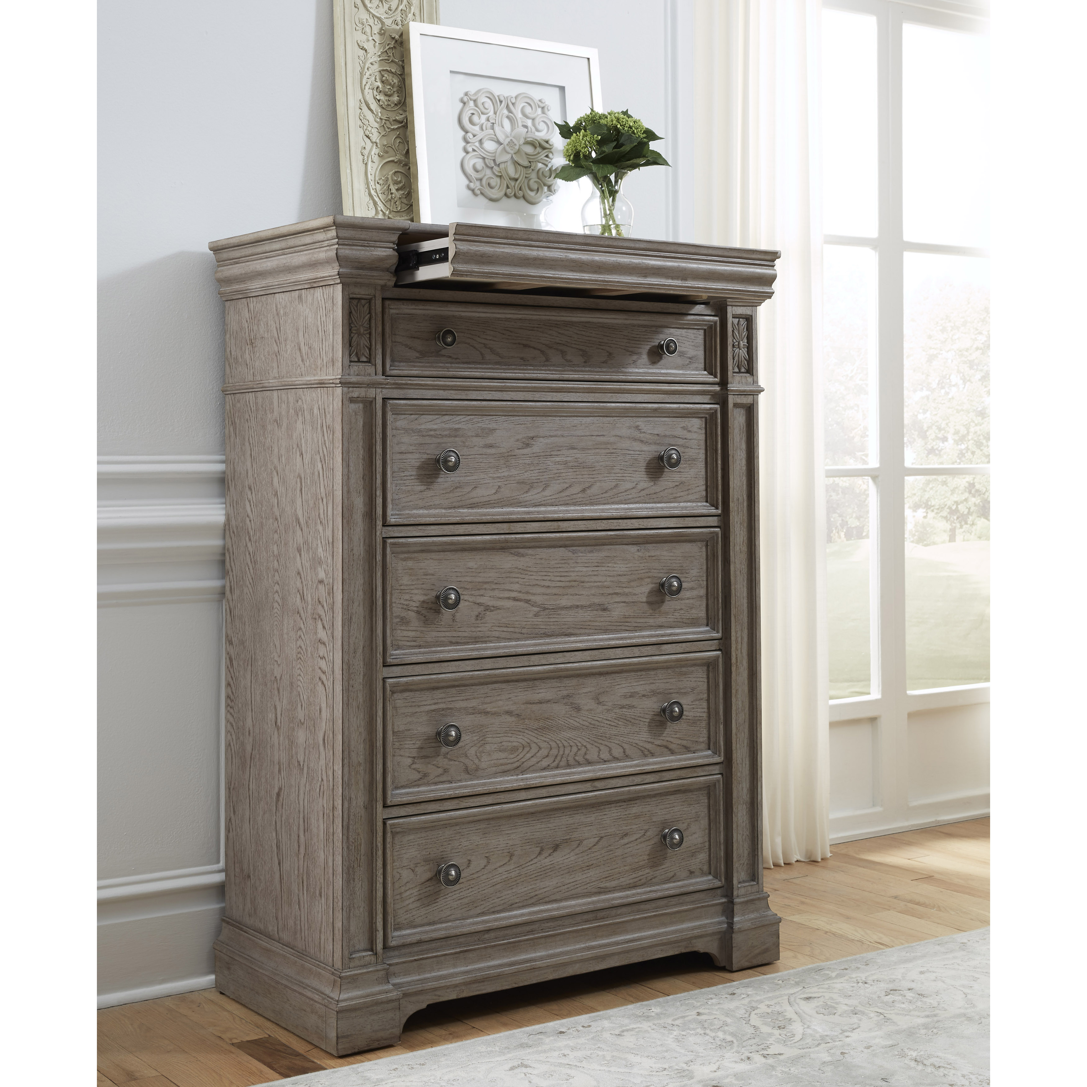 Pulaski Furniture Kingsbury Chest