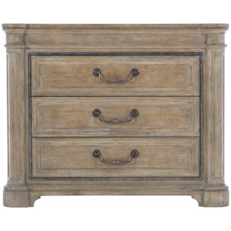 Bachelor's Chest