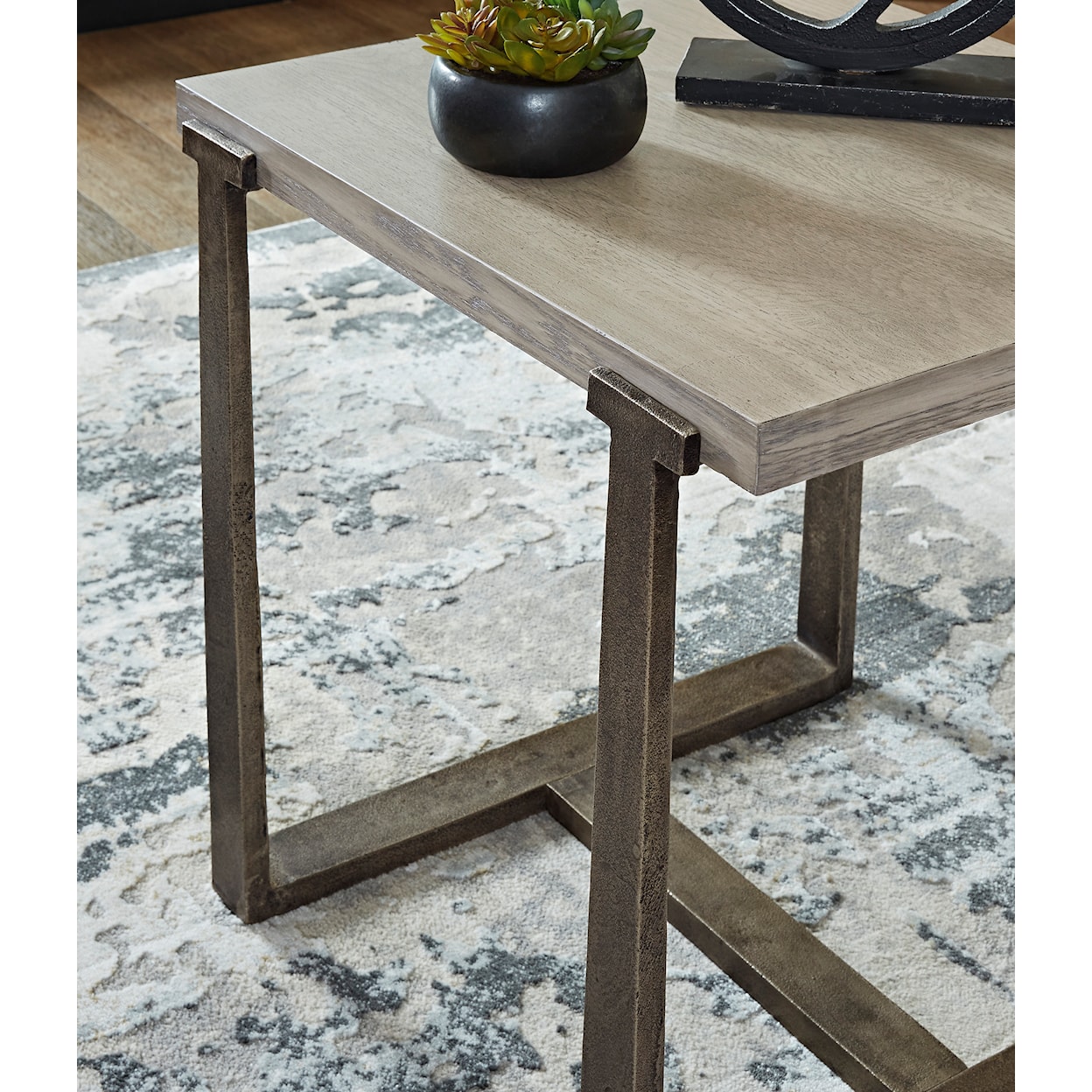 Signature Design by Ashley Furniture Dalenville End Table