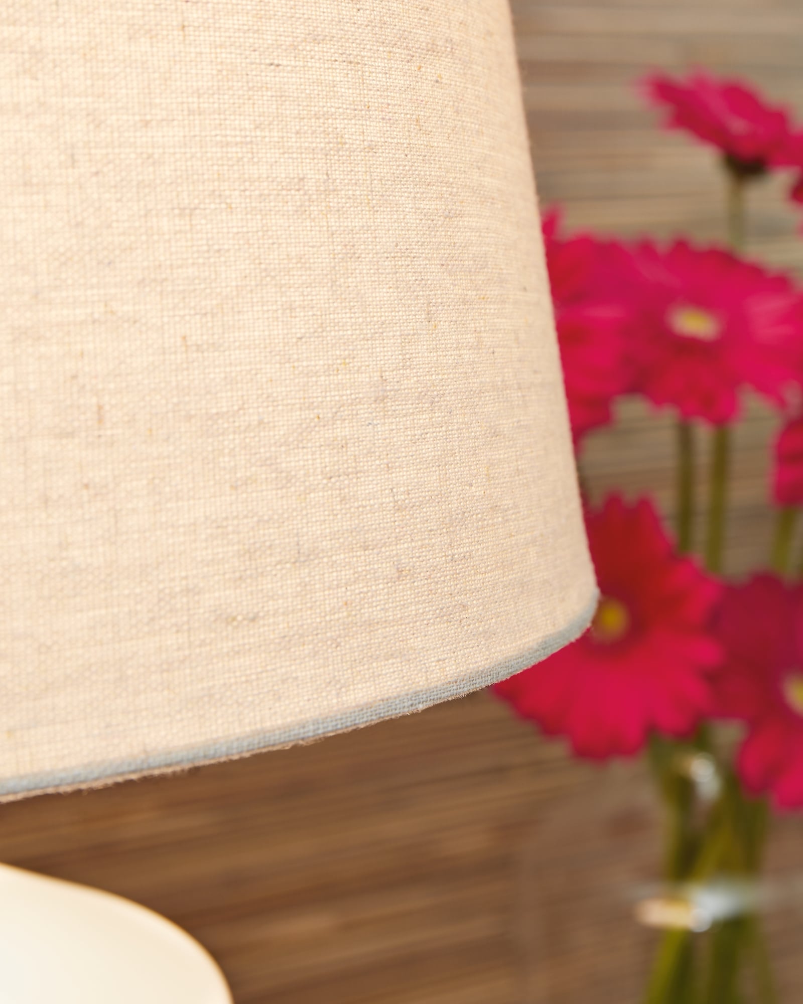 Signature Design by Ashley Acyn L123904 Contemporary White Ceramic