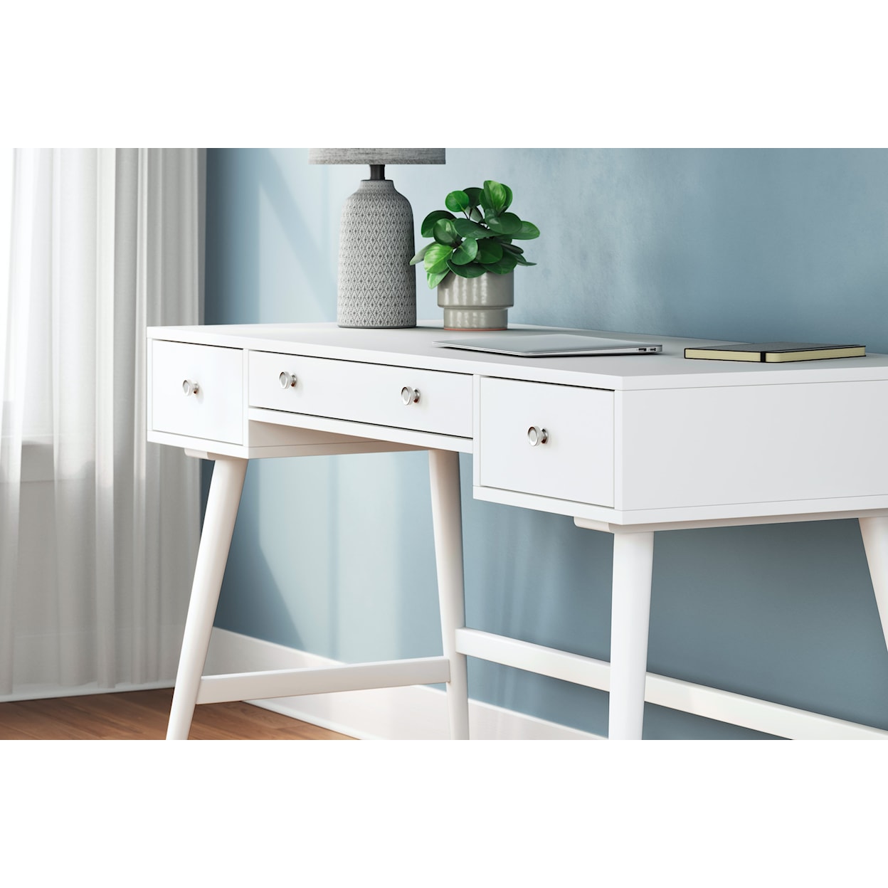 Signature Design by Ashley Furniture Thadamere 54" Home Office Desk