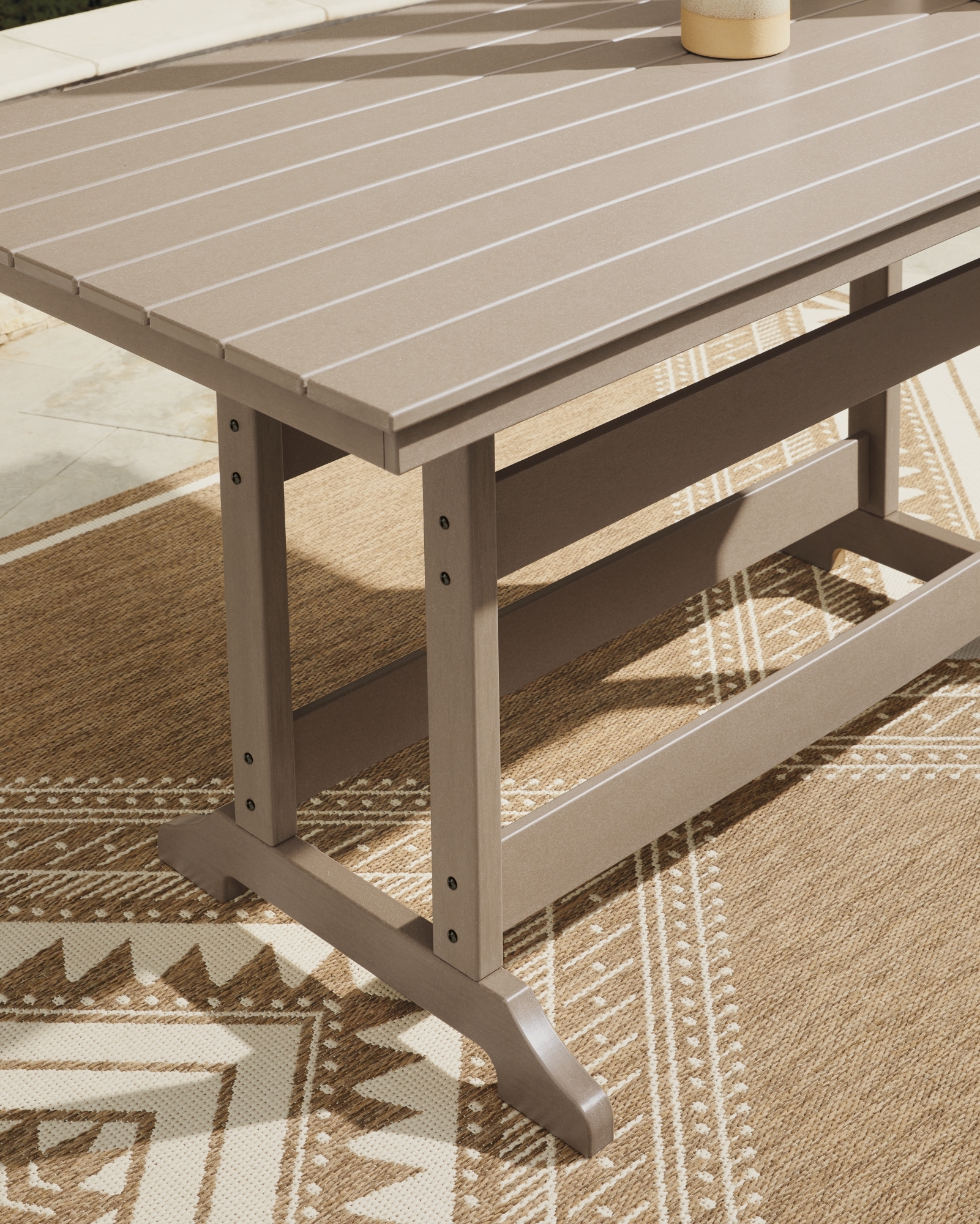 Signature Design by Ashley Seacliff Beach Rect Counter Table W/Umb Opt