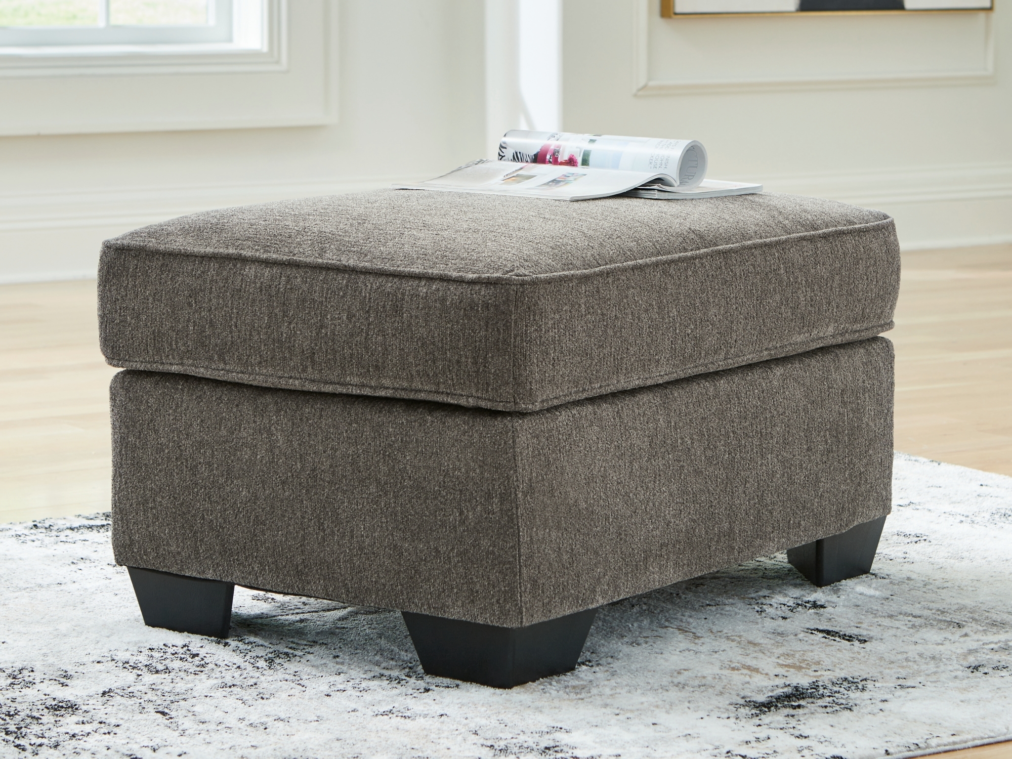 Benchcraft Olten Ottoman