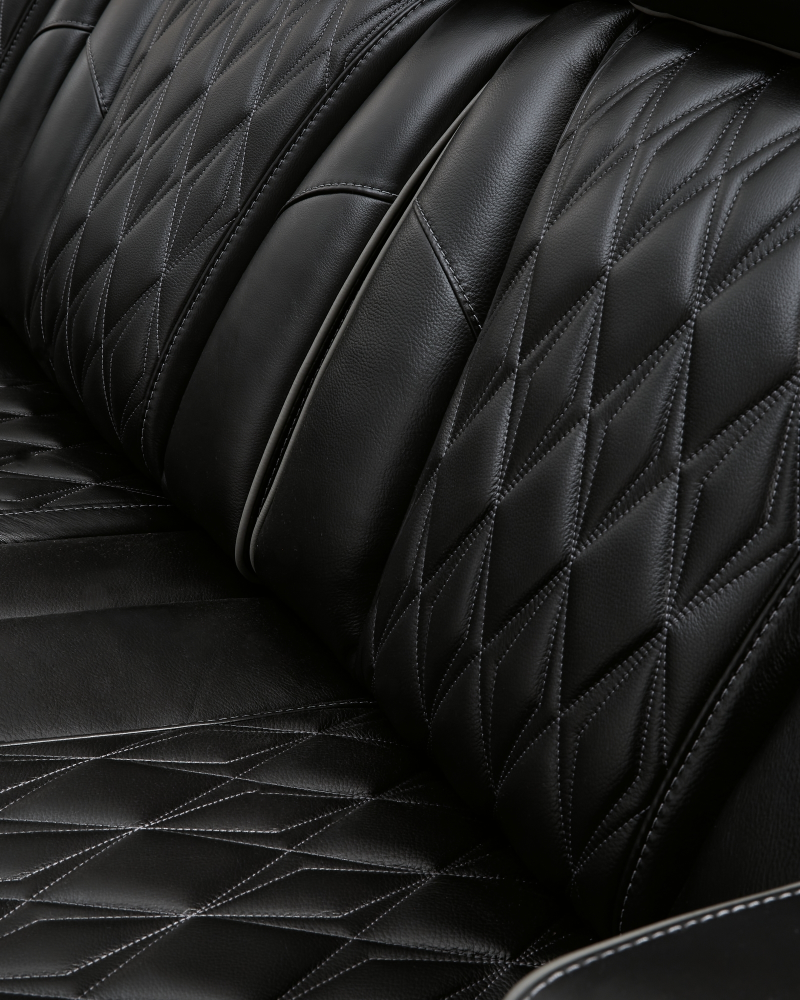 Signature Design by Ashley Boyington Pwr Rec Sofa With Adj Headrest