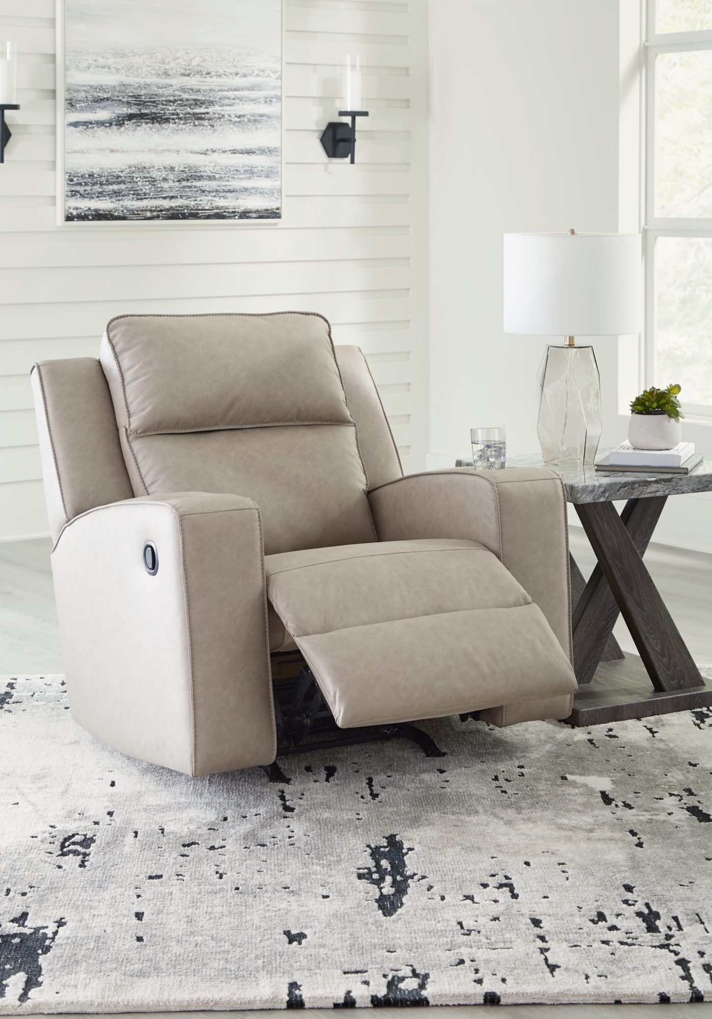 Signature Design by Ashley Lavenhorne Rocker Recliner