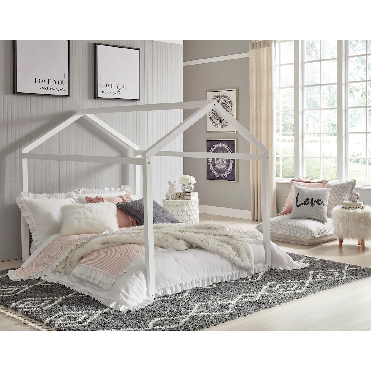 Signature Design by Ashley Flannibrook Twin House Bed Frame