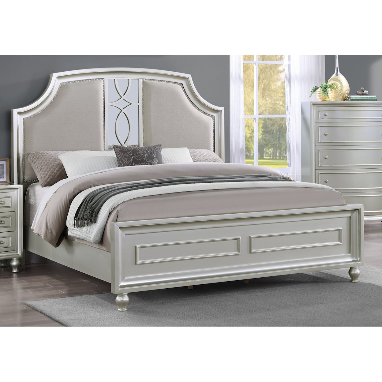 New Classic Furniture Reflections Queen Bed