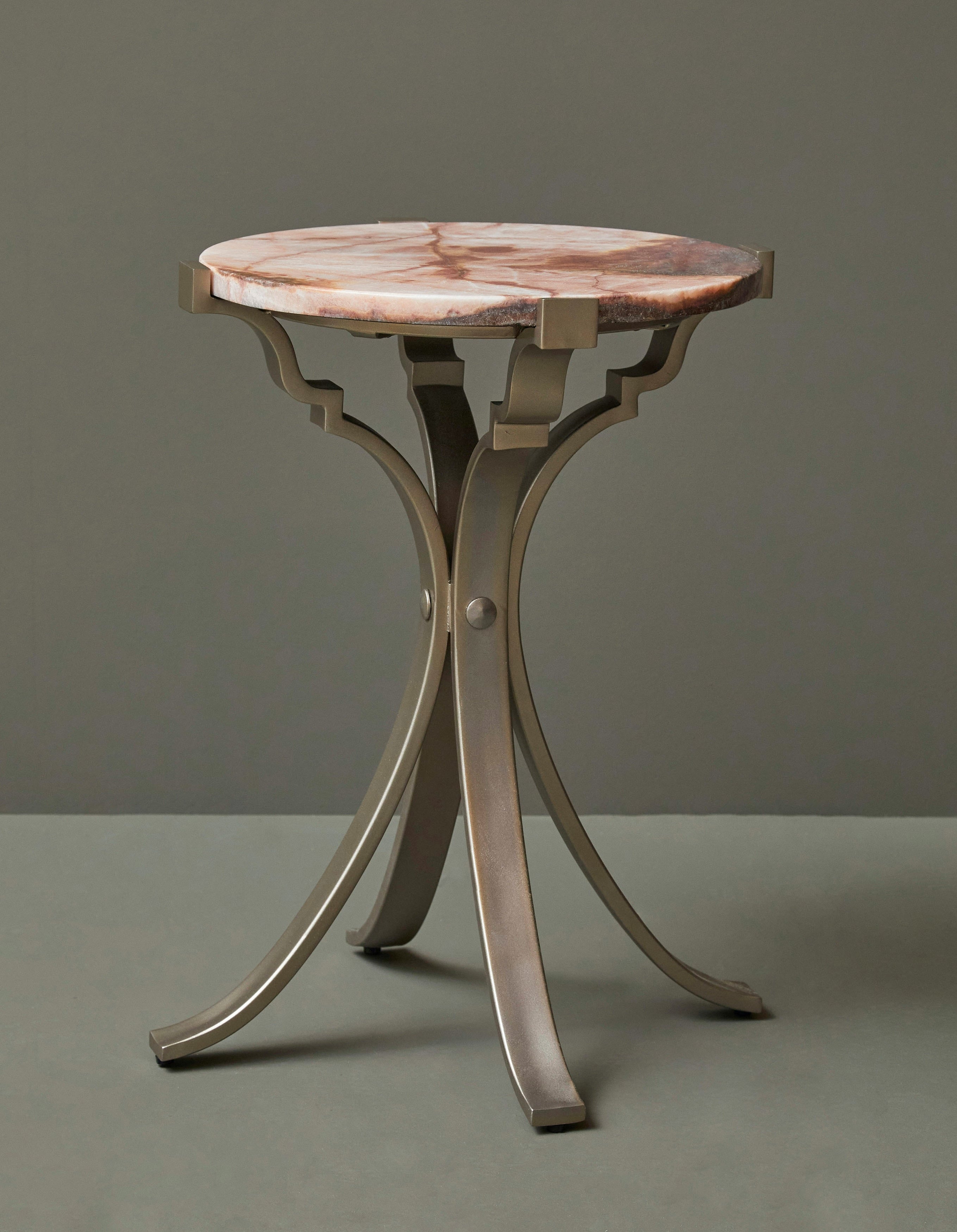 Pulaski Furniture Accents Side Table