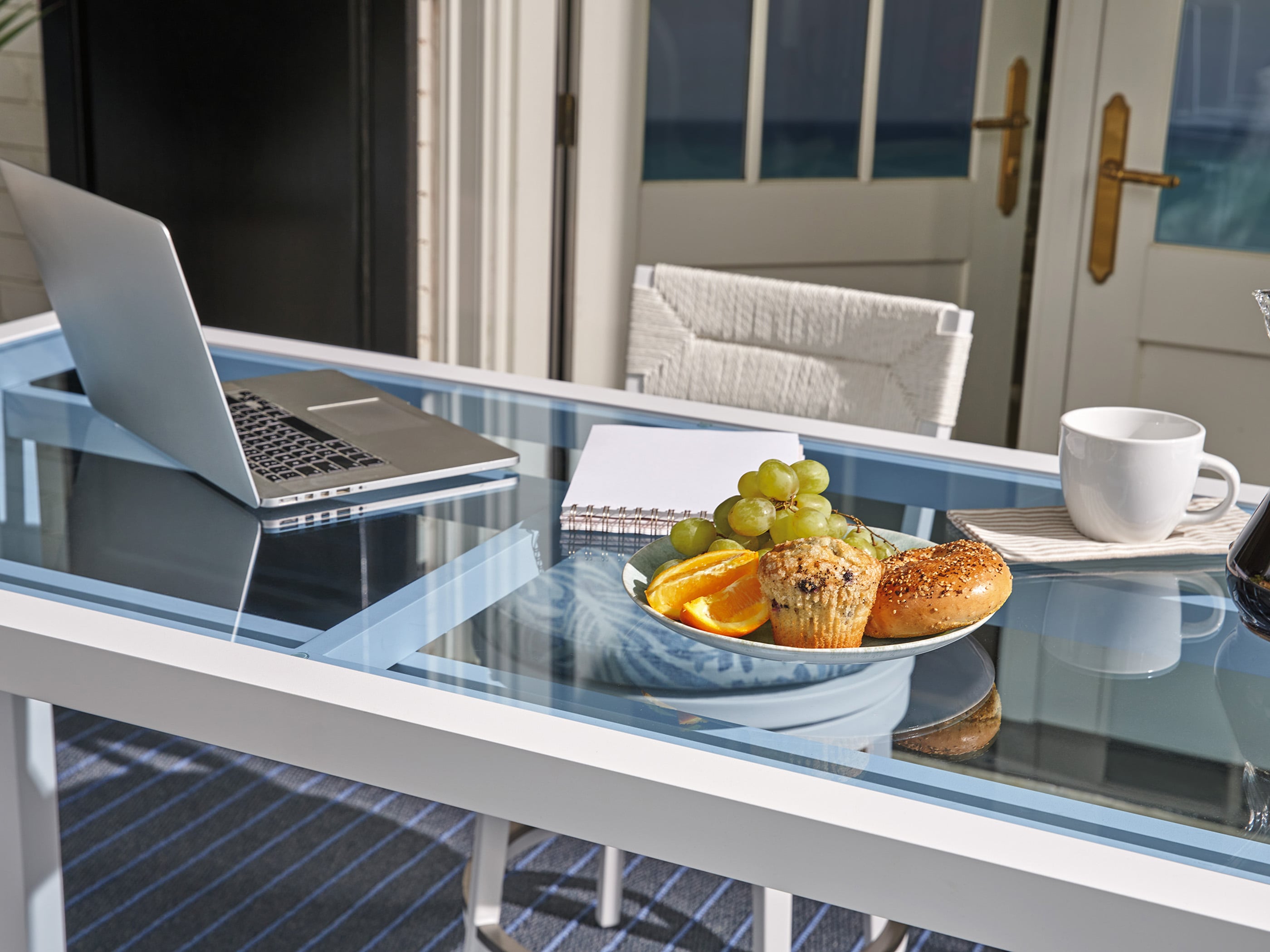 Tommy Bahama Outdoor Living Ocean Breeze Promenade Outdoor High/Low Bistro Table