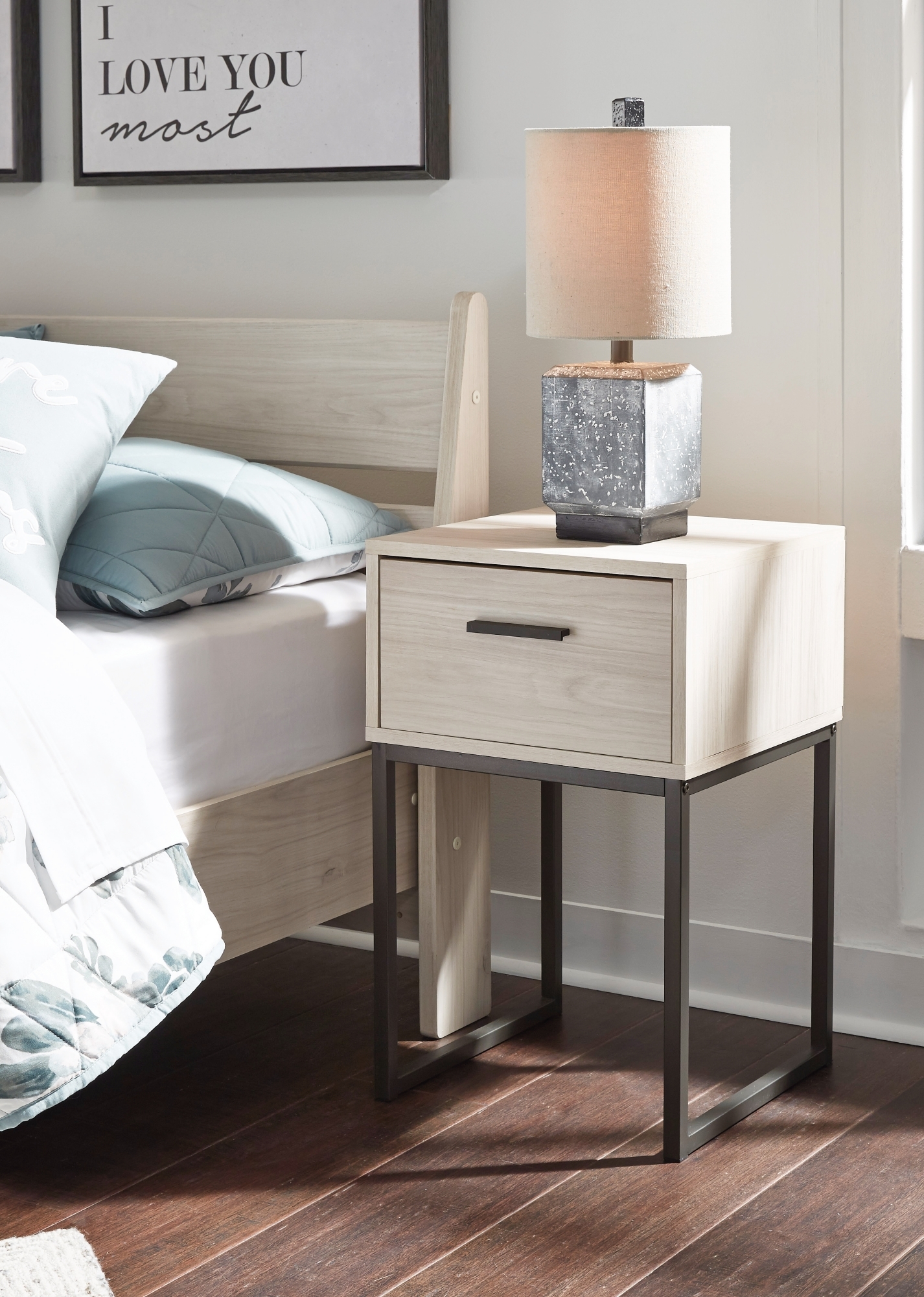1-Drawer Nightstand