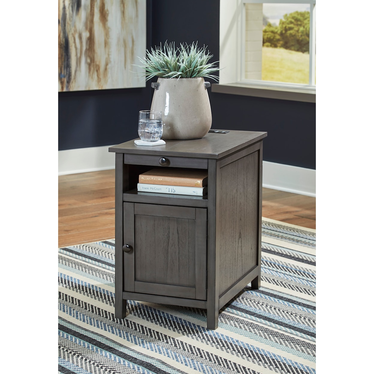 Ashley Furniture Signature Design Treytown Chairside End Table