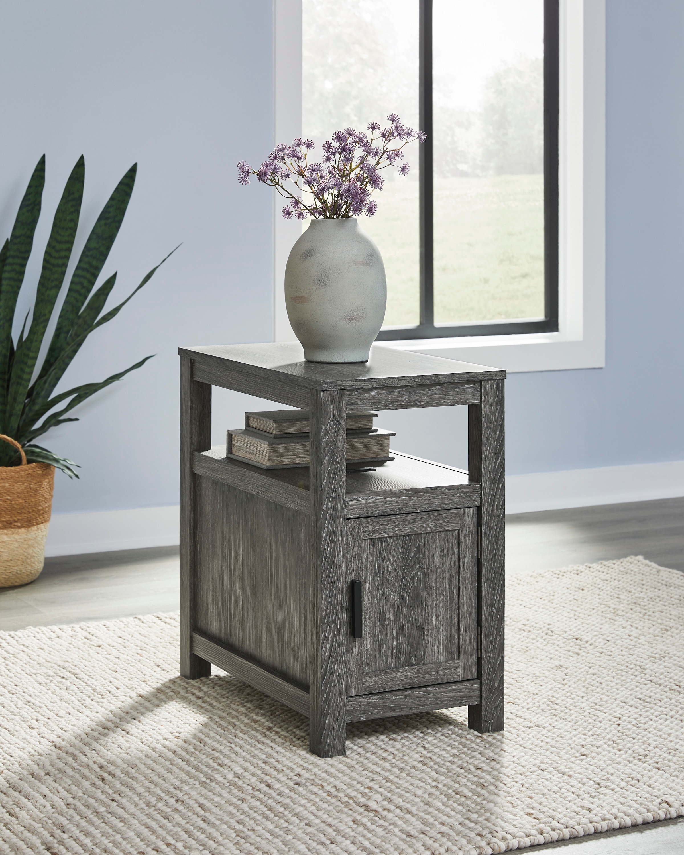 Signature Design by Ashley Fendenmore Chairside End Table