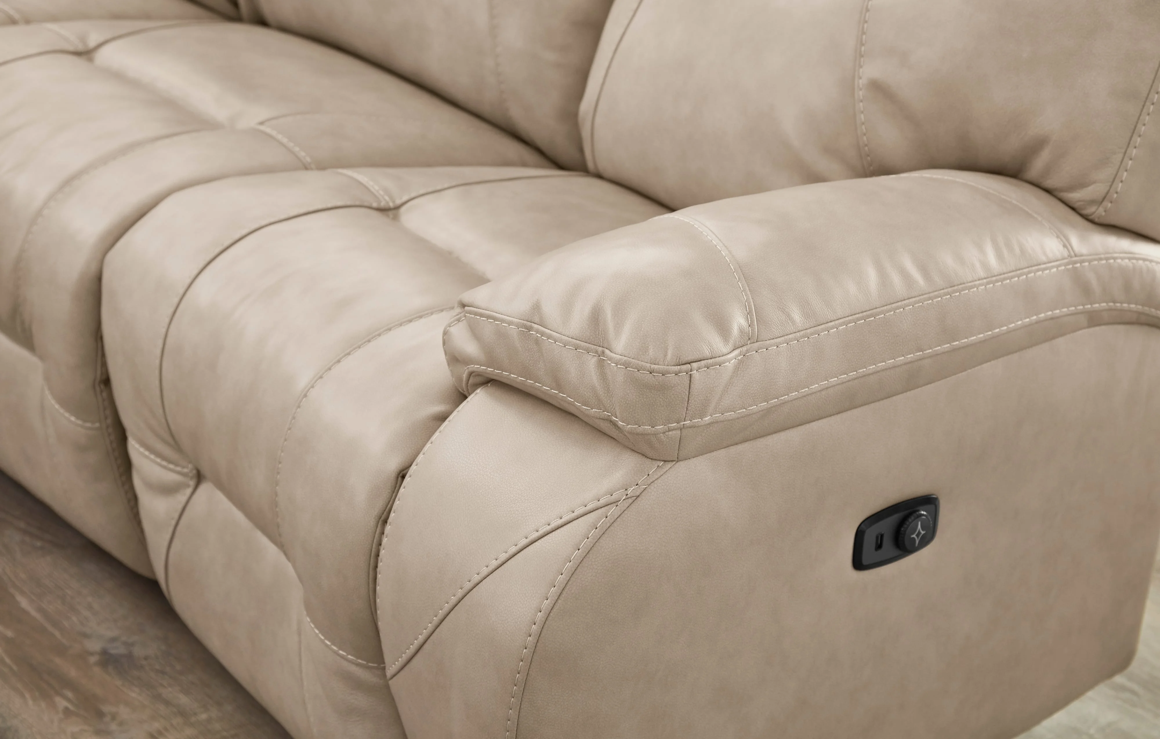 Arial (arial) by Best Home Furnishings Howell Furniture