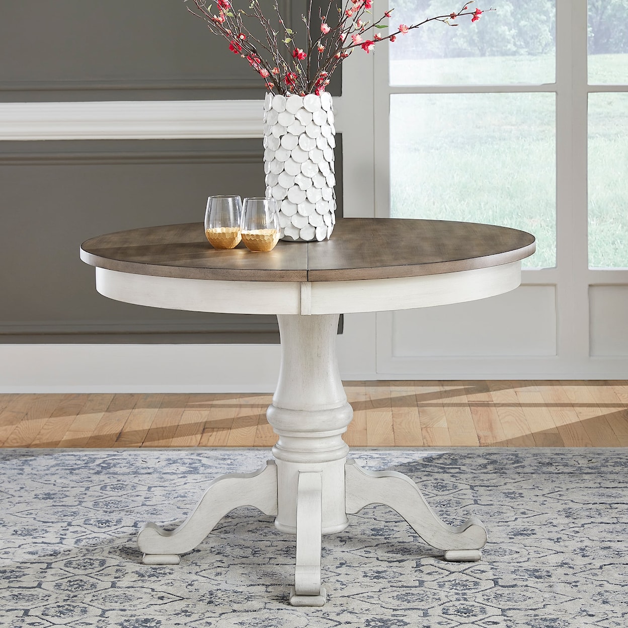 Liberty Furniture Ocean Isle Round Pedestal Table