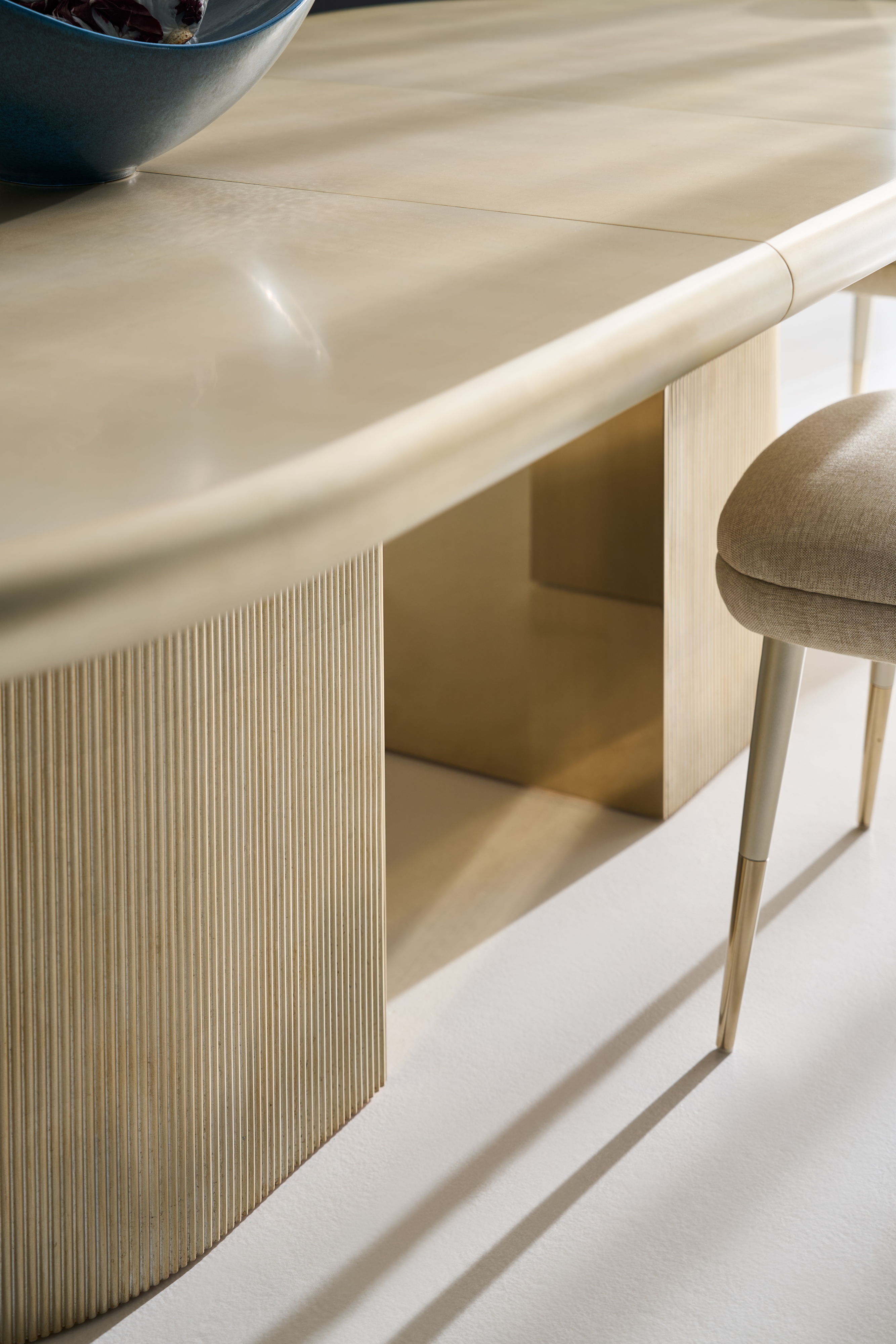 Caracole Caracole Classic Love Dining Table - Oracle
