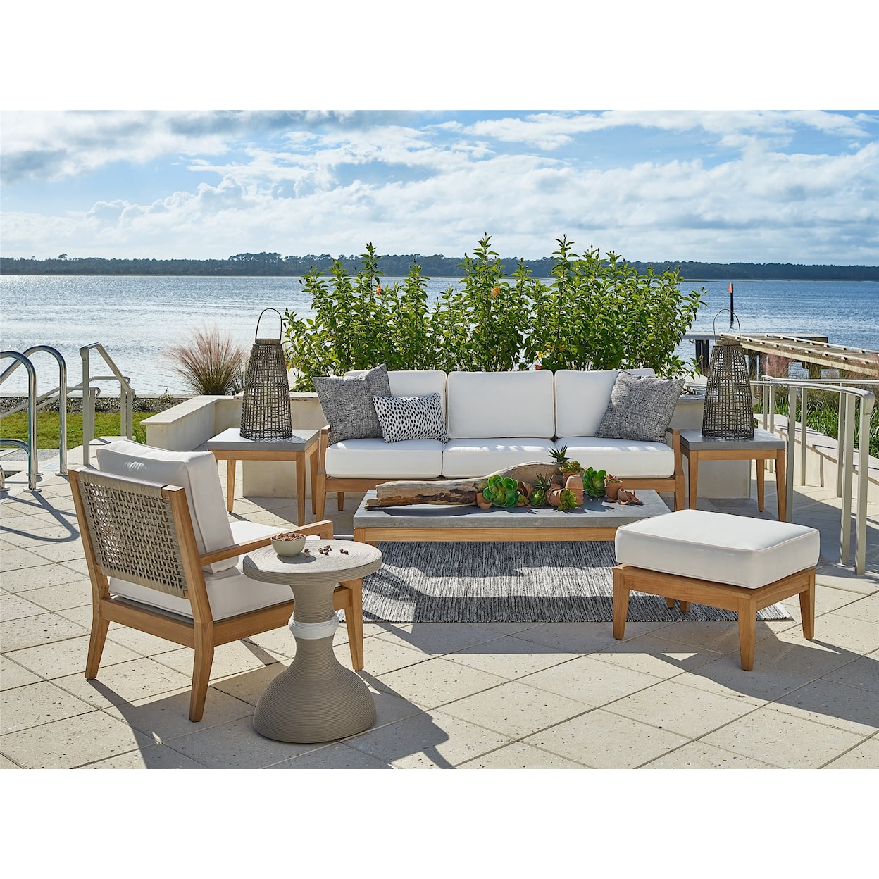 Universal Coastal Living Outdoor Outdoor Living Lounge Chair