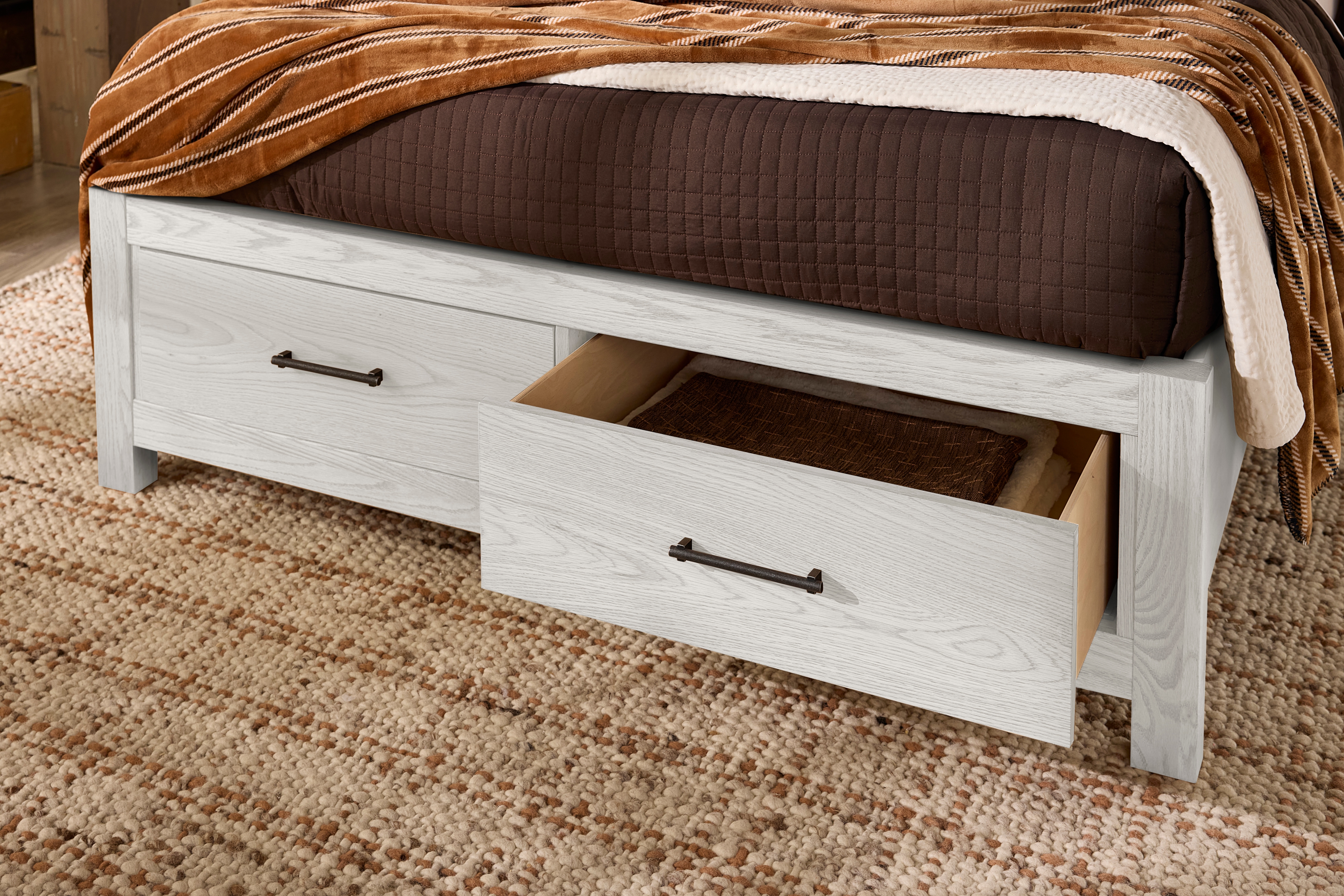 Vaughan-Bassett Lodge & Loft Queen Storage Poster Bed