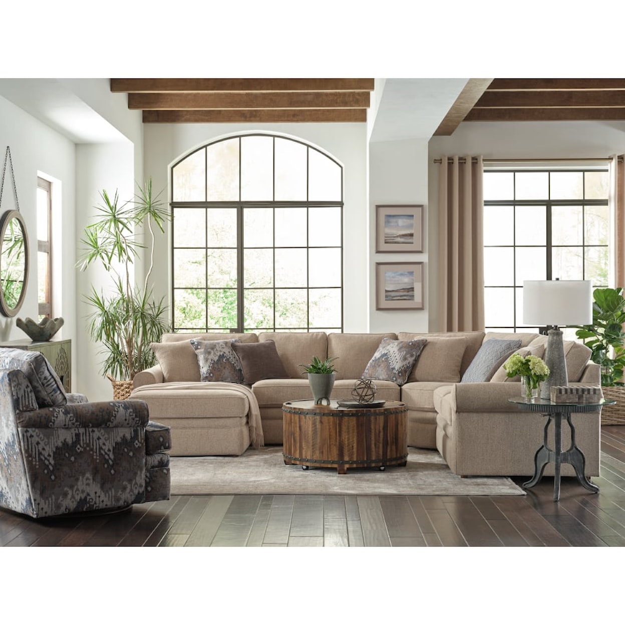 La-Z-Boy Collins Sectional Sofa with Storage Chaise