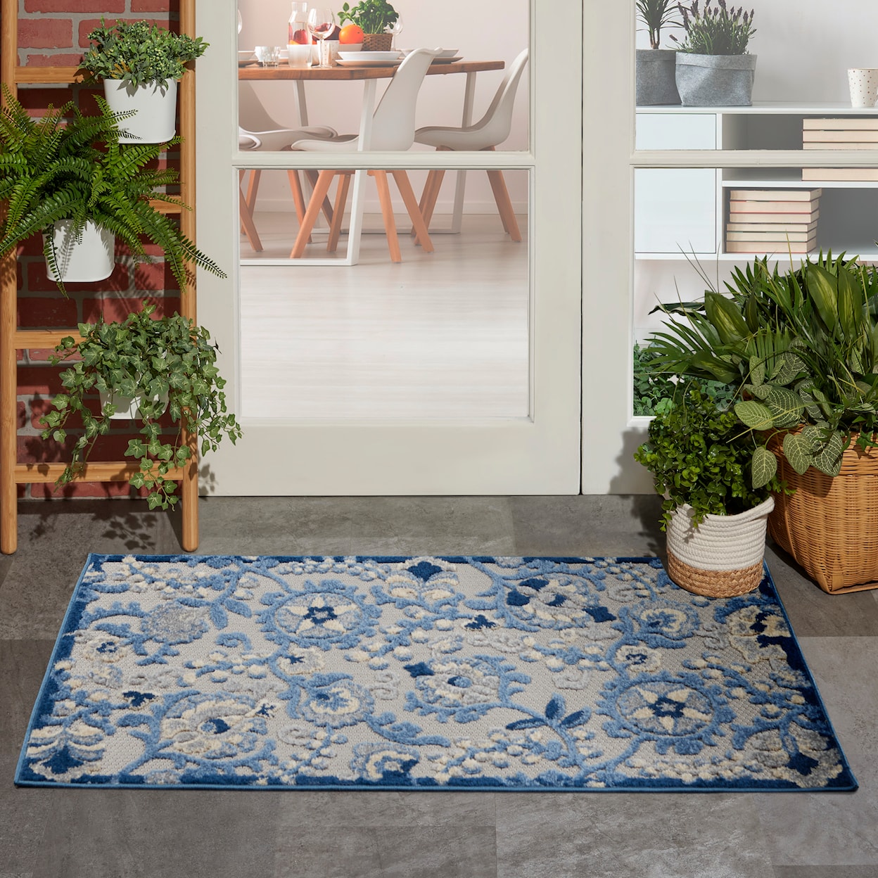 Nourison Aloha 2'8" x 4'  Rug