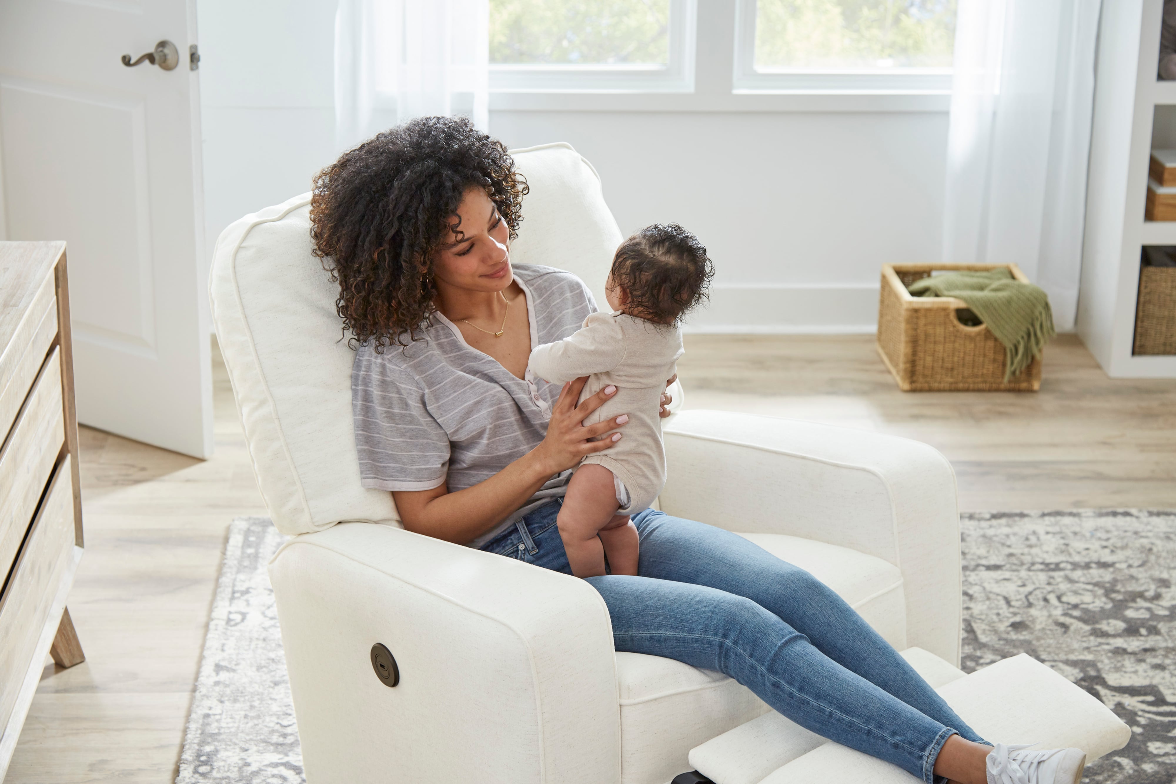 Best Home Furnishings Bilana Bilana Power Swivel Glider Recliner