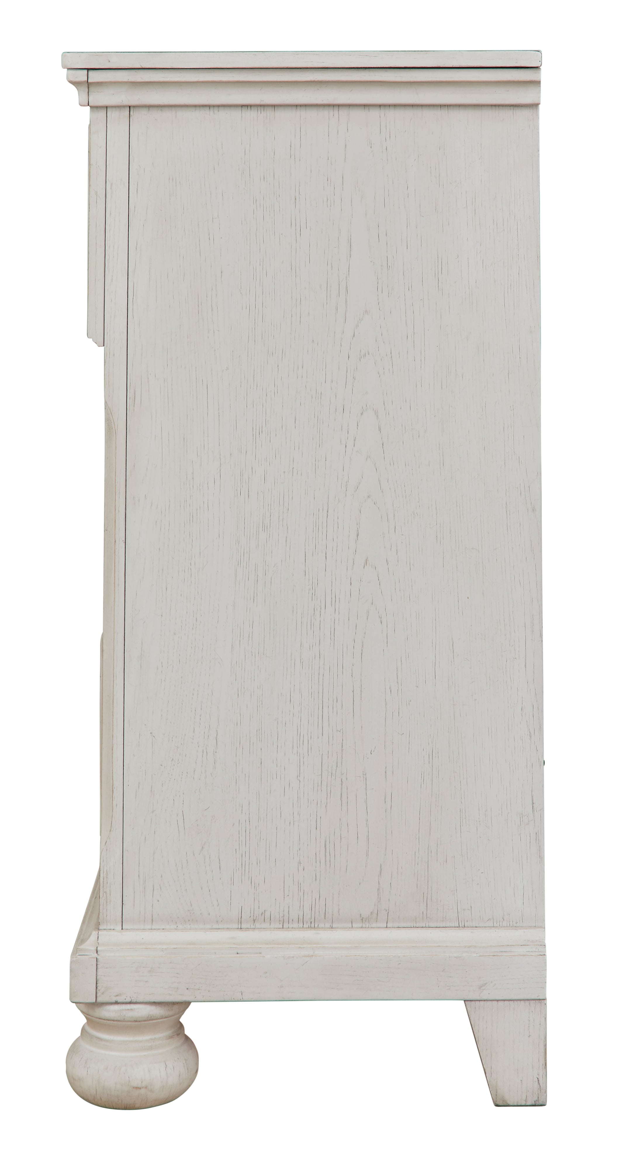 Signature Design by Ashley Robbinsdale Dresser