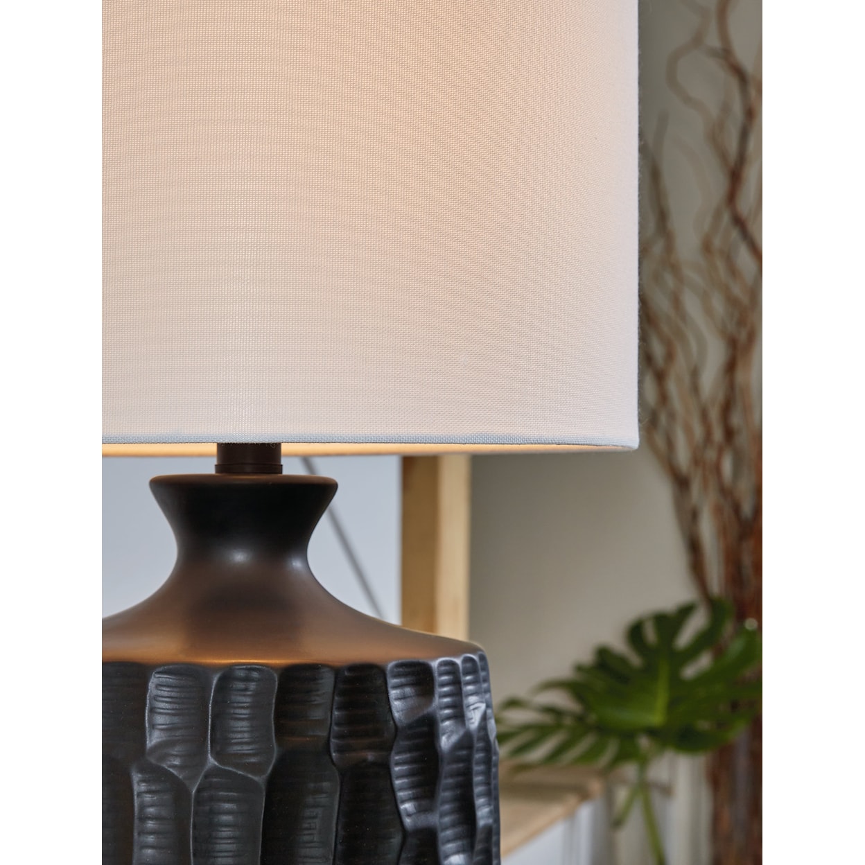 Signature Design by Ashley Ellisley Ceramic Table Lamp