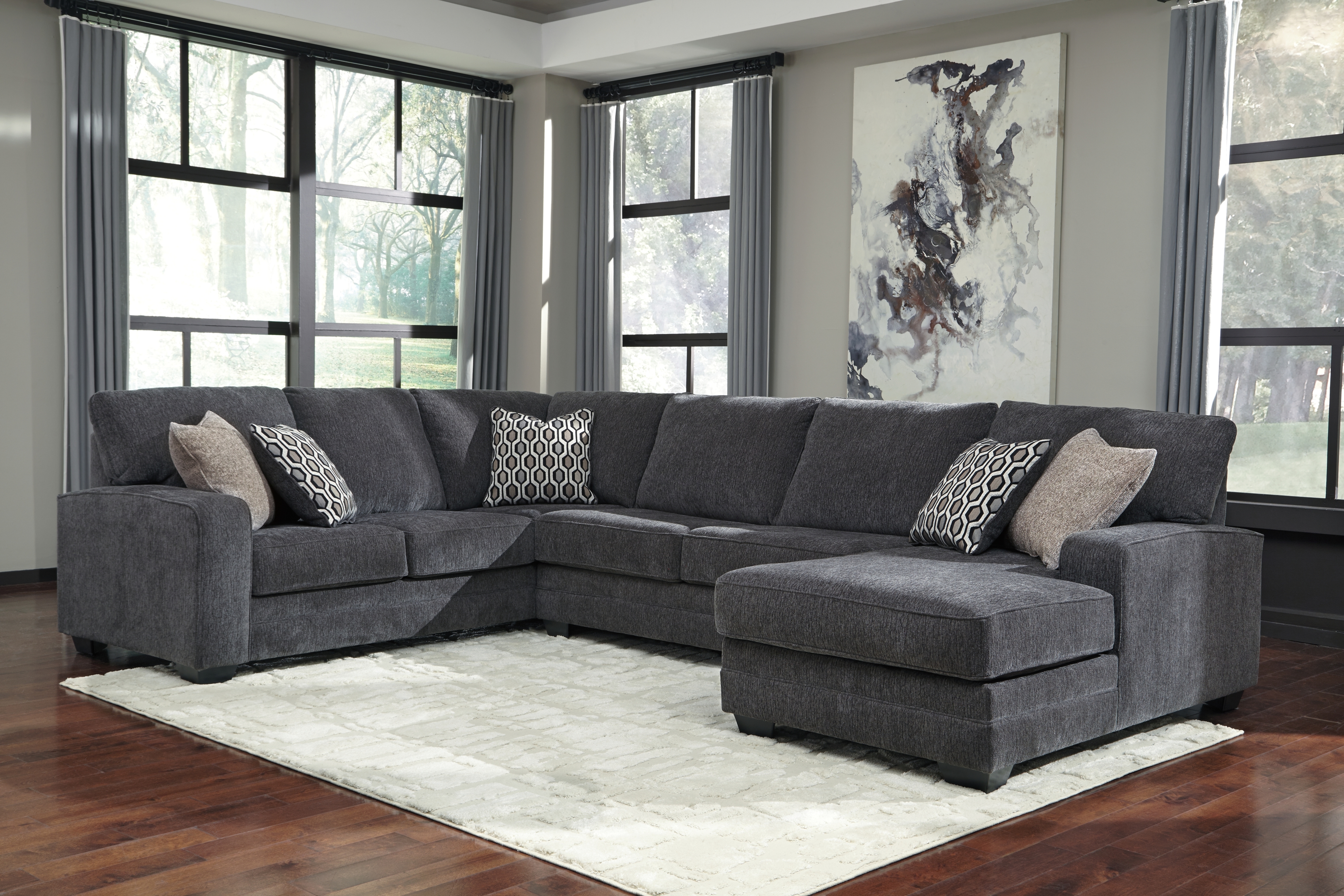 Sectional With Chaise