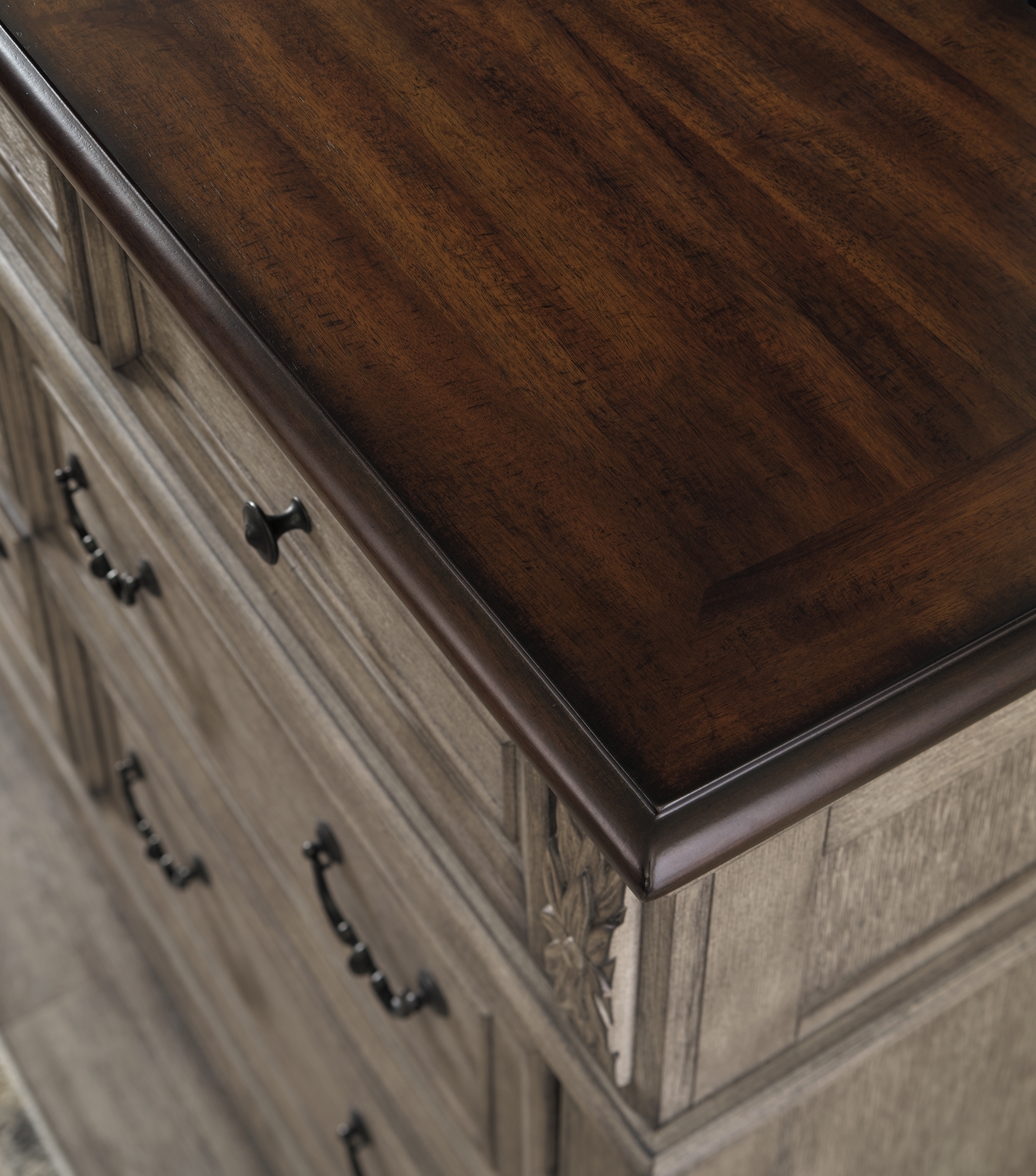 Signature Design by Ashley Lodenbay Dresser And Mirror