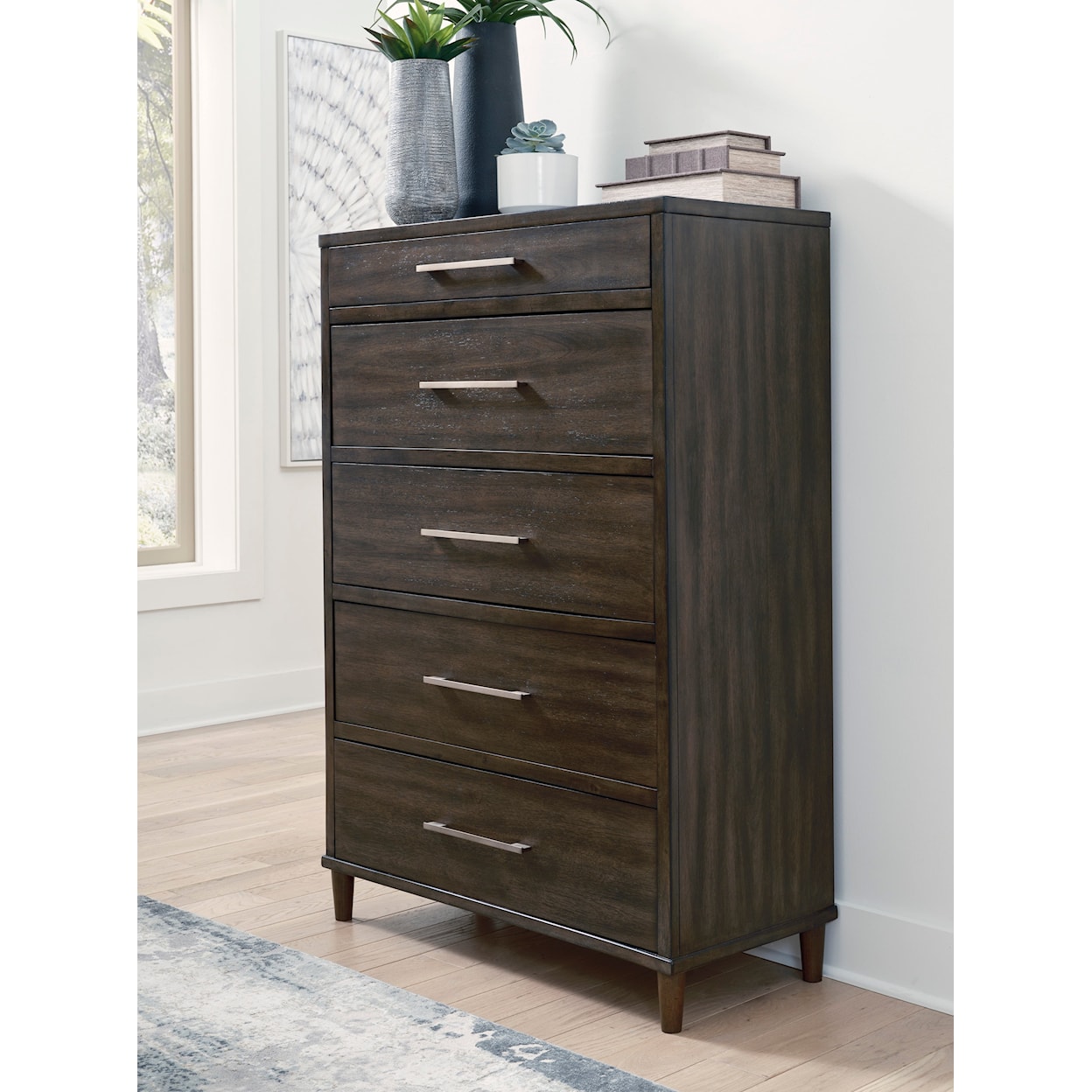 Signature Design by Ashley Wittland Chest of 5-Drawers