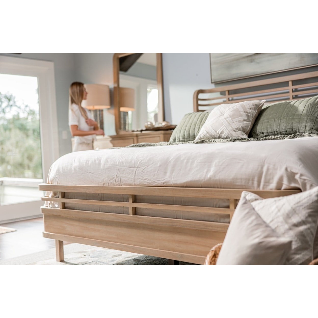 Sea Winds Trading Company Monterey Queen Bed