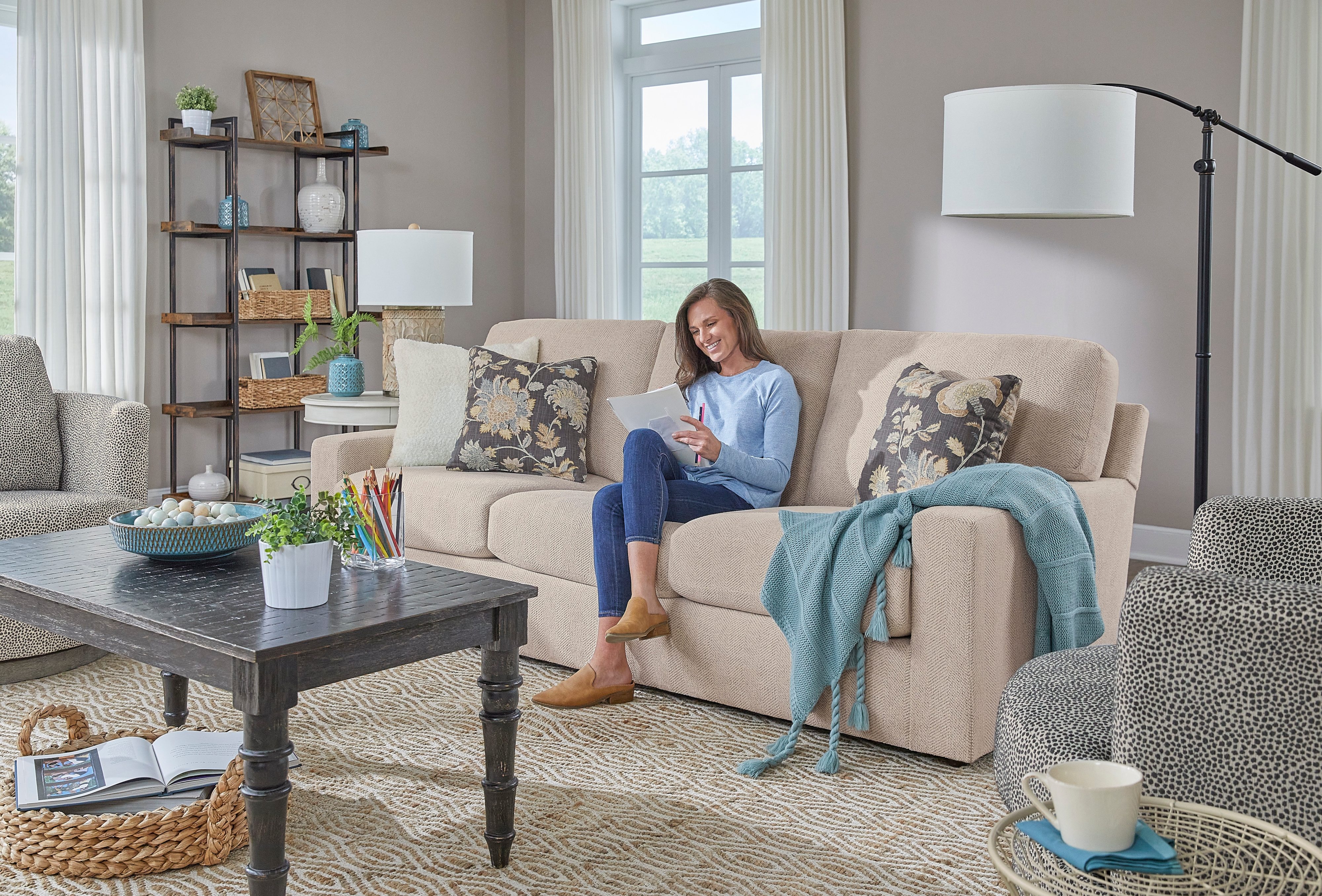 Best Home Furnishings Dovely Sofa