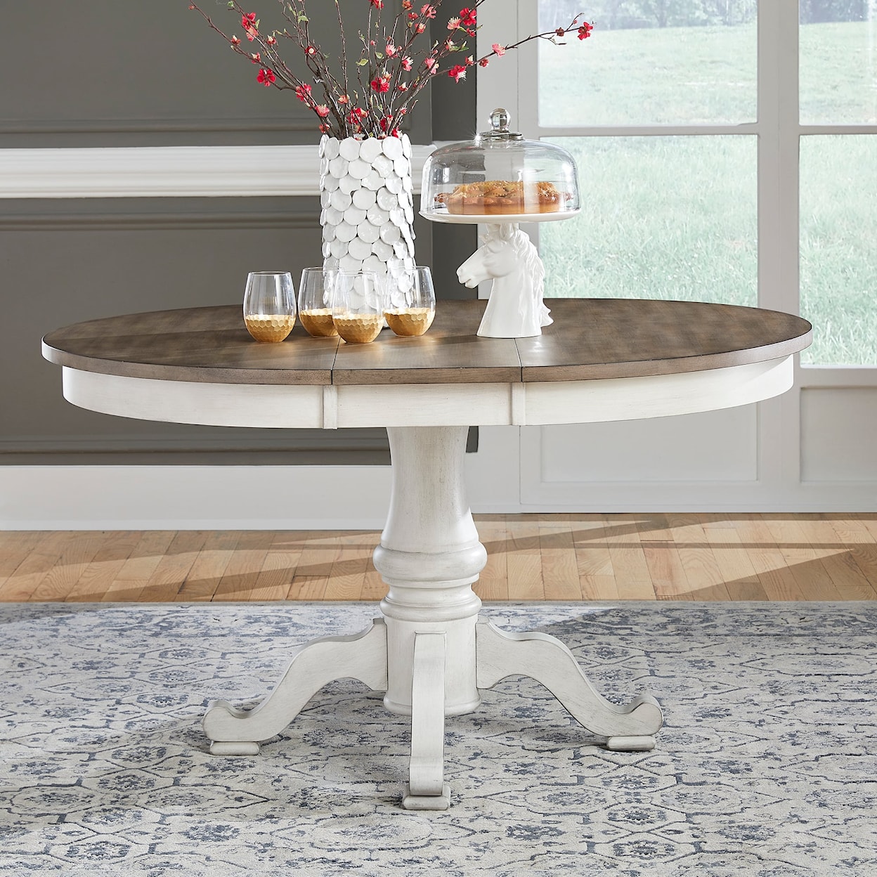 Liberty Furniture Ocean Isle Round Pedestal Table