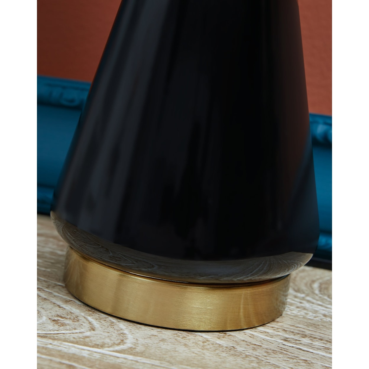Benchcraft Ackson Ceramic Table Lamp (Set of 2)