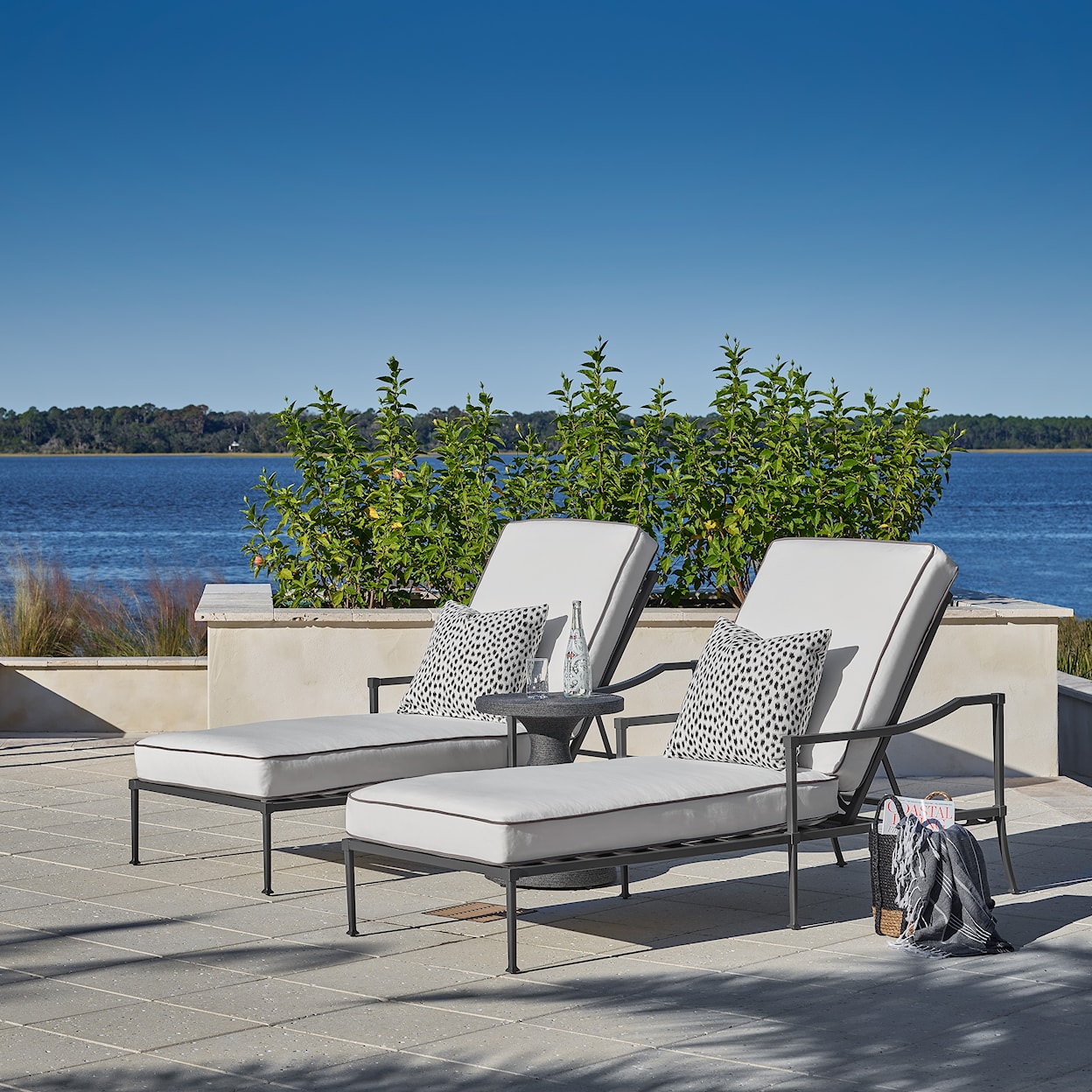 Universal Coastal Living Outdoor Outdoor Seneca Chaise Lounge